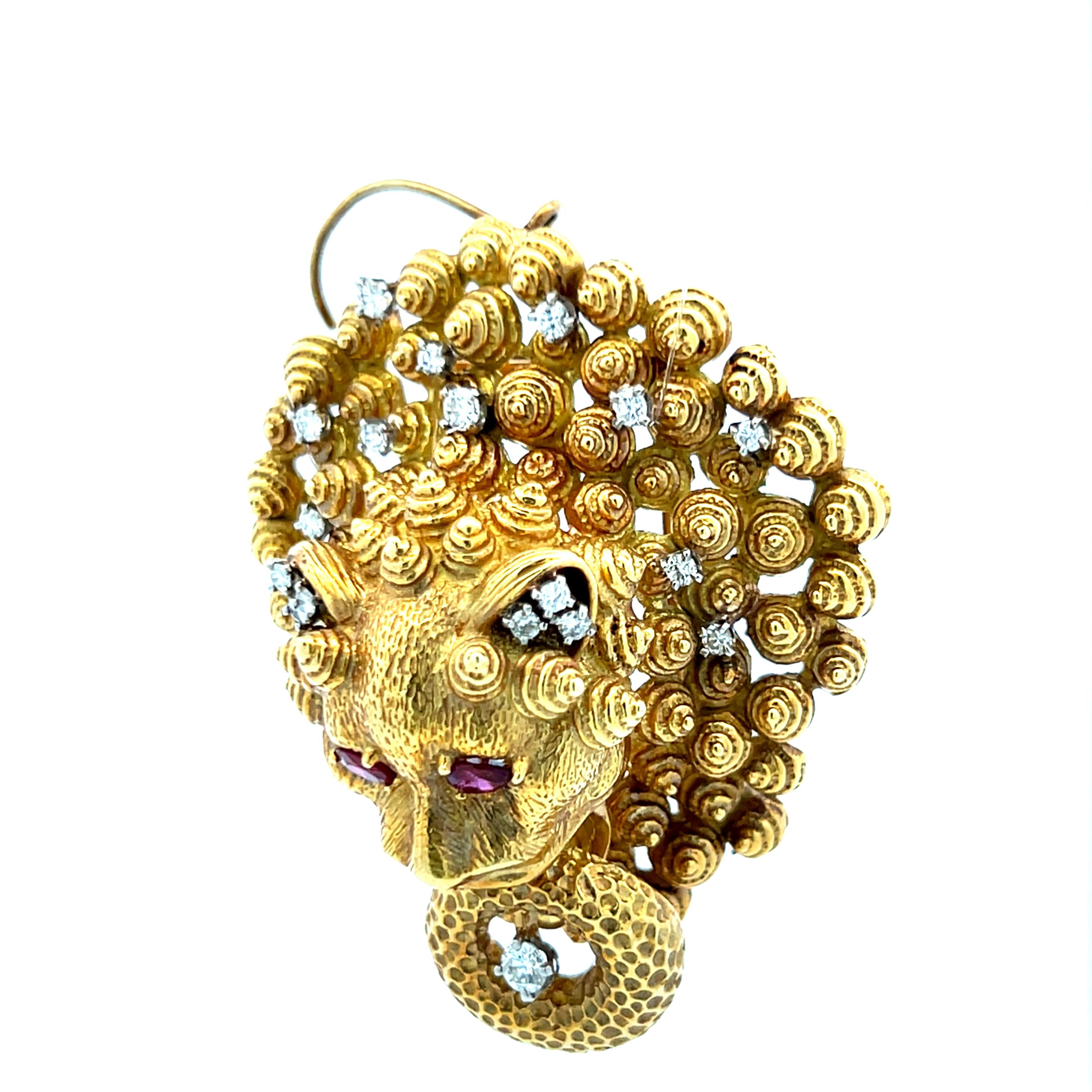 18K Yellow Gold Pin Brooch with 0.68 Carat Round Diamonds and 0.3 Carat Ruby