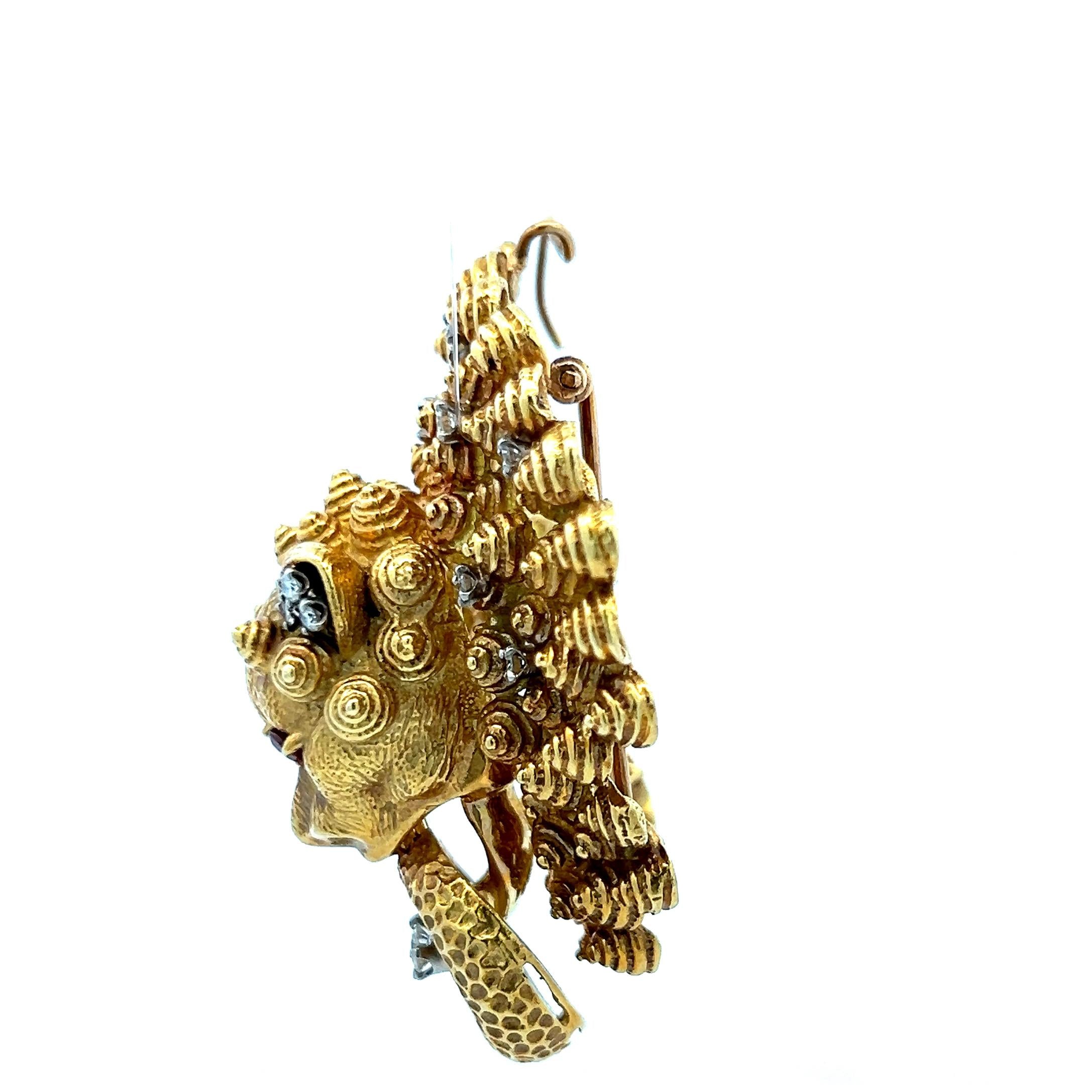 18K Yellow Gold Pin Brooch with 0.68 Carat Round Diamonds and 0.3 Carat Ruby
