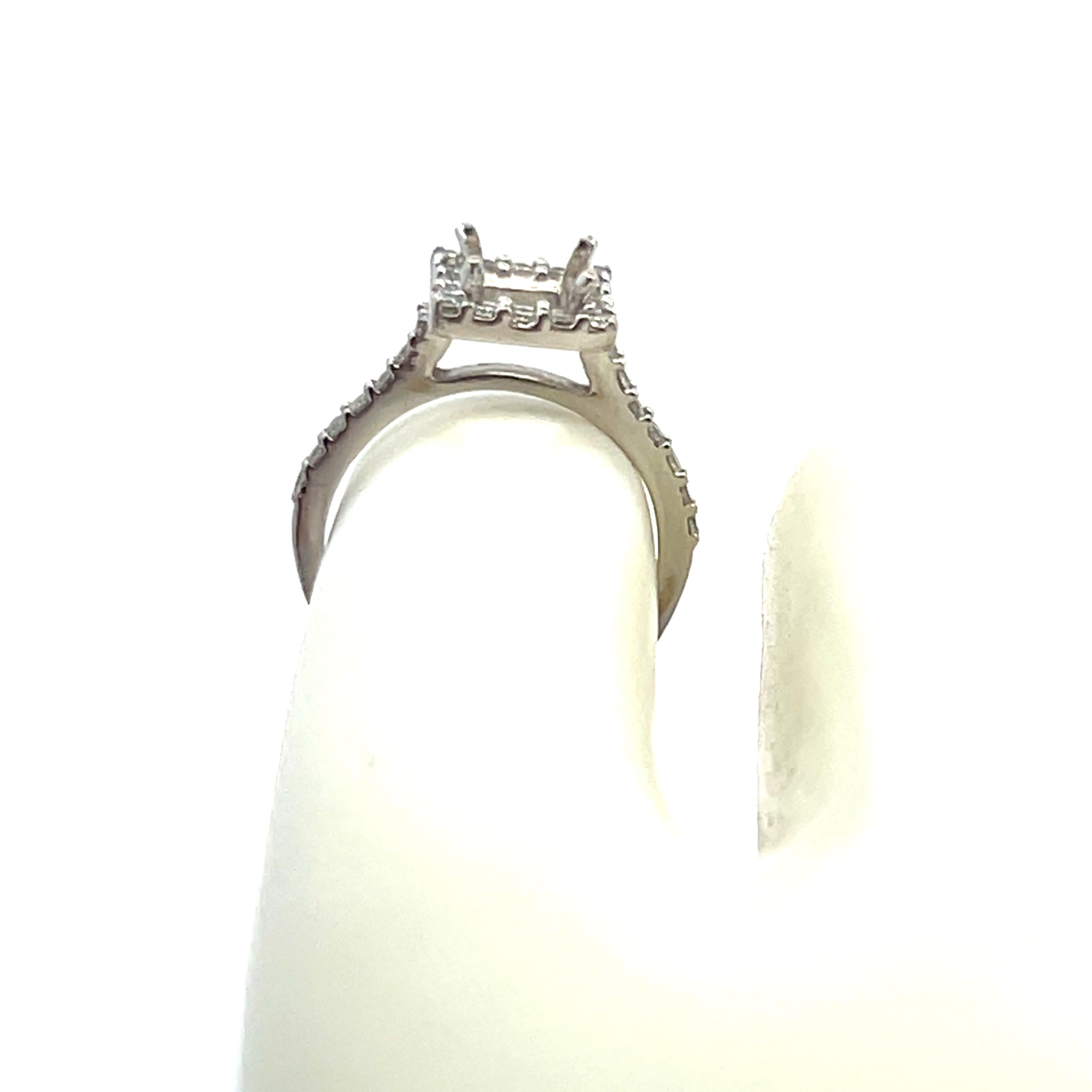 0.30 Carat Round Brilliant Diamond 14 Karat White Gold Semi Mount Ring