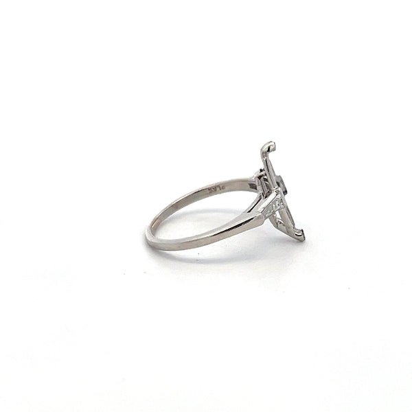 0.20 Carat Baguette Shape G VVS1 Diamond Platinum Semi Mount Ring