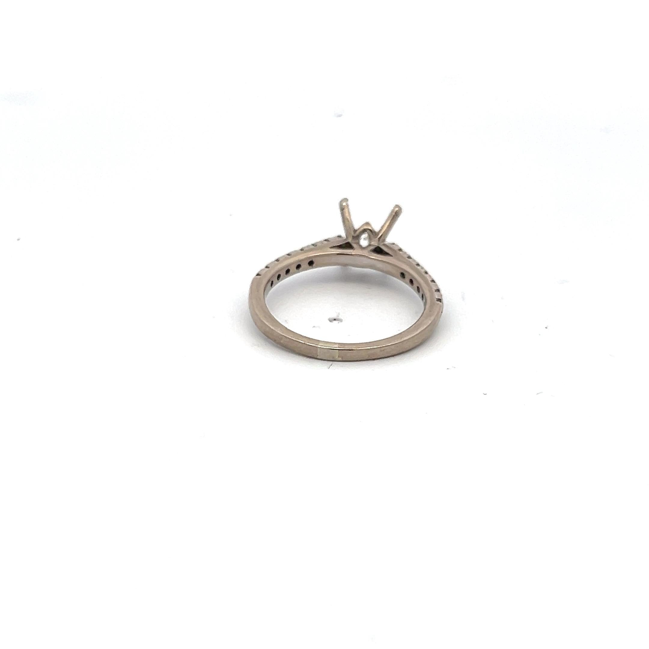 18K WG Semi Mount Ring with 0.11 Carat Round G-SI1 Diamonds Fits 7.41x5.48mm