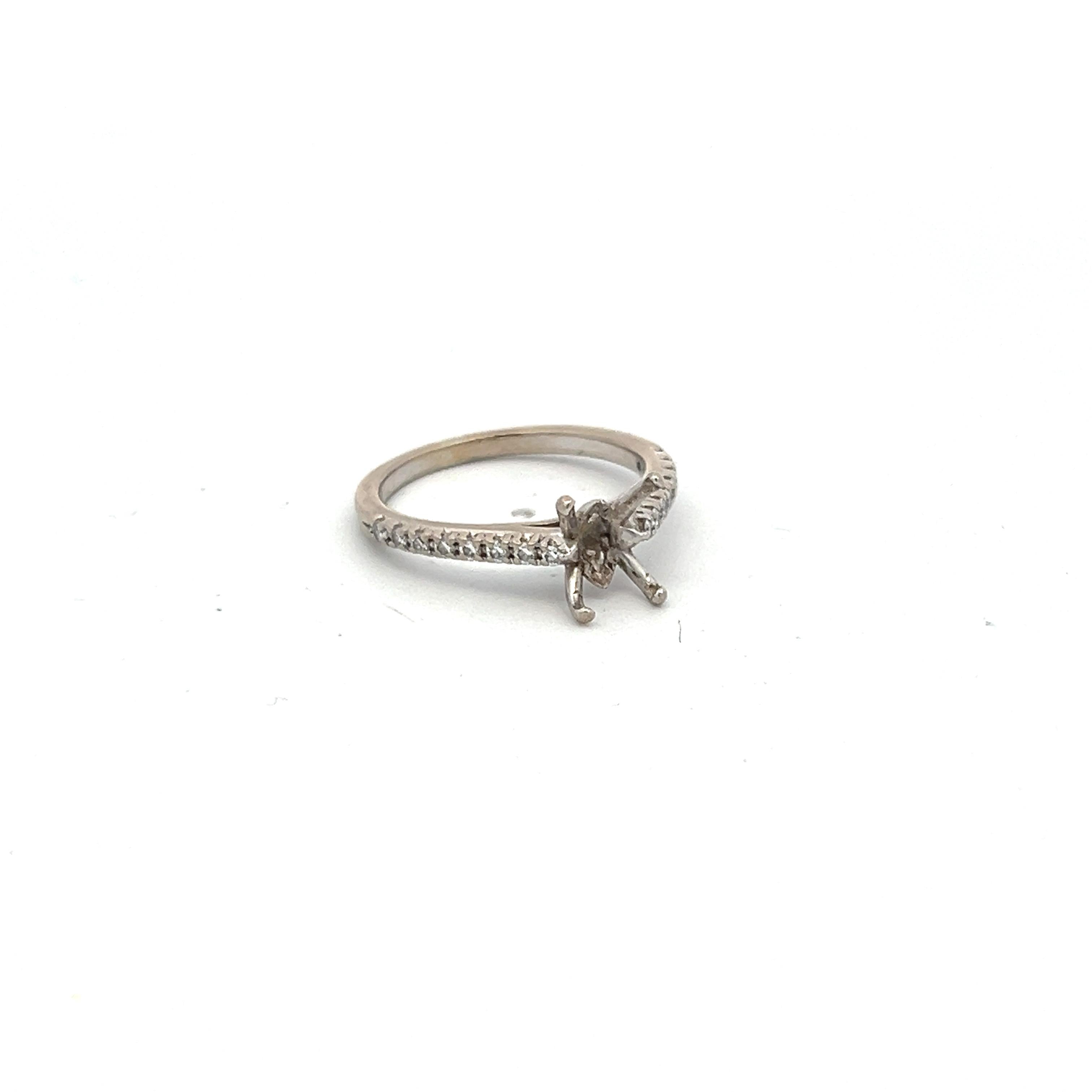 18K WG Semi Mount Ring with 0.11 Carat Round G-SI1 Diamonds Fits 7.41x5.48mm