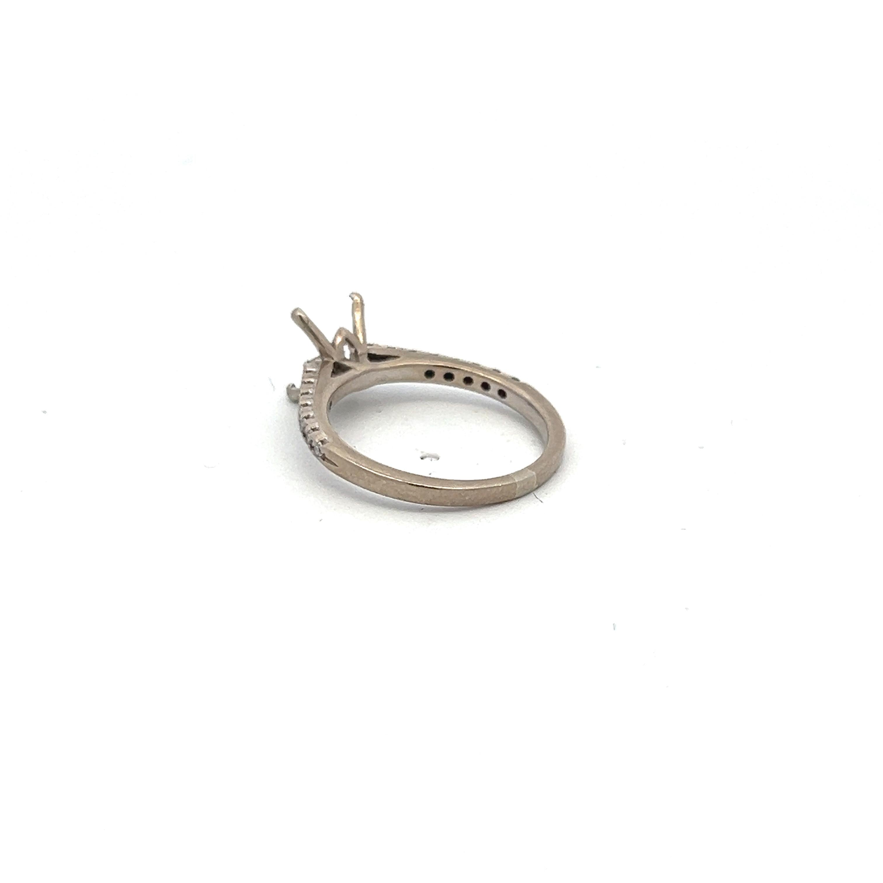 18K WG Semi Mount Ring with 0.11 Carat Round G-SI1 Diamonds Fits 7.41x5.48mm