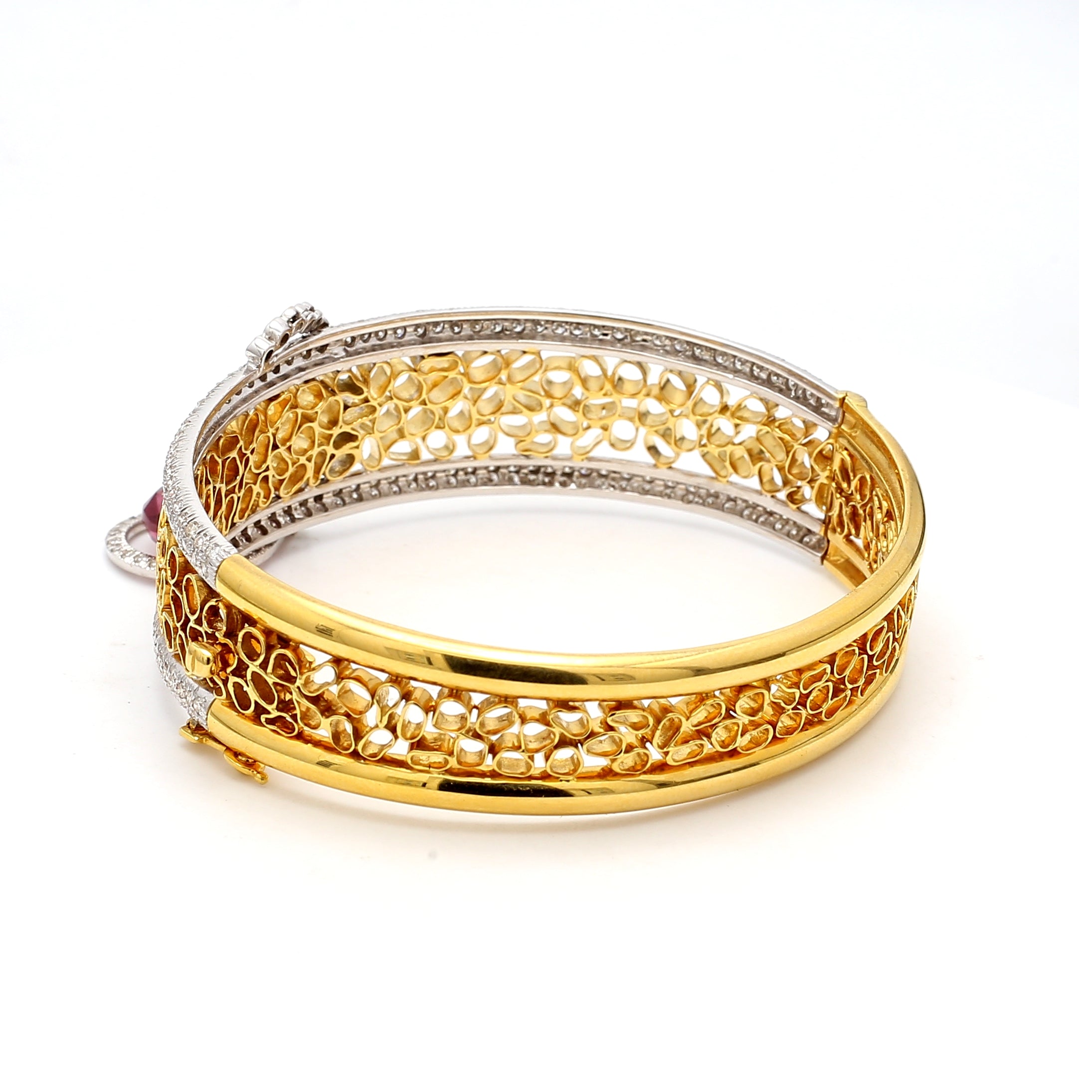 4.00 Carat Round Brilliant H SI1 Diamond 18 Karat Yellow Gold Bangle Bracelet