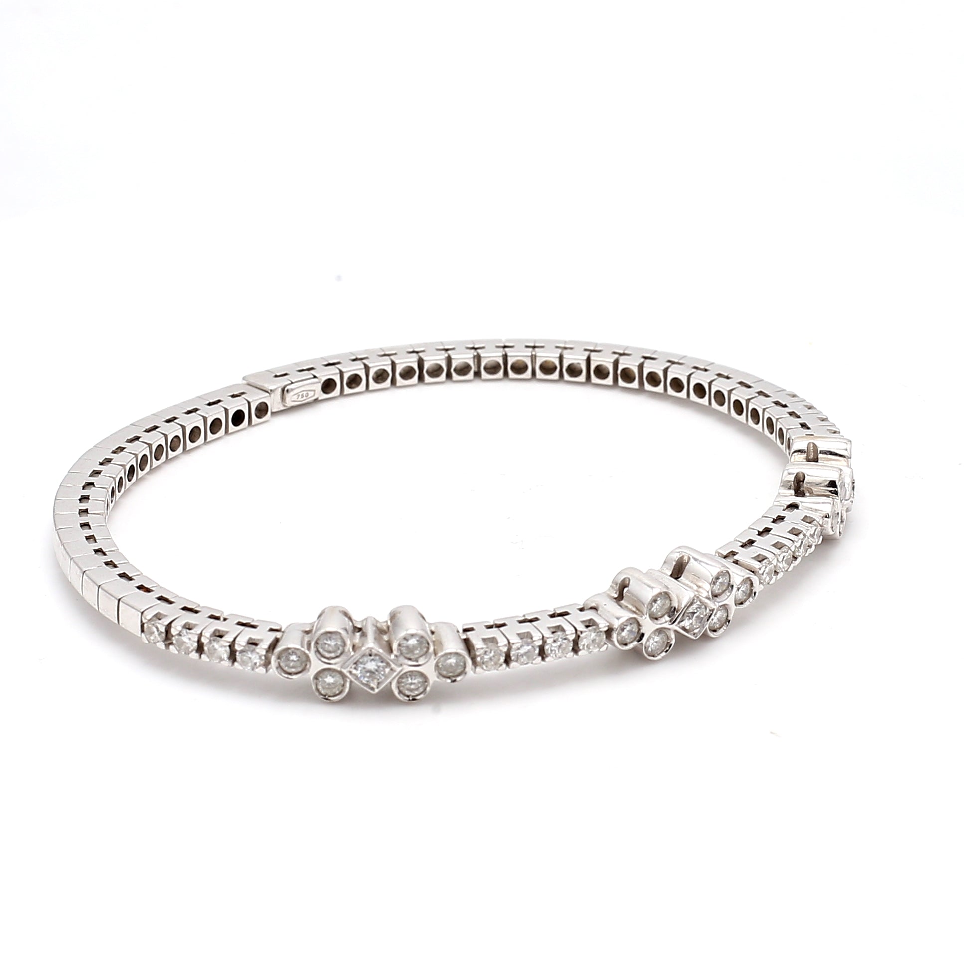 1.50 Carat Round Brilliant I SI1 Diamond 18 Karat White Gold Cuff Bracelet