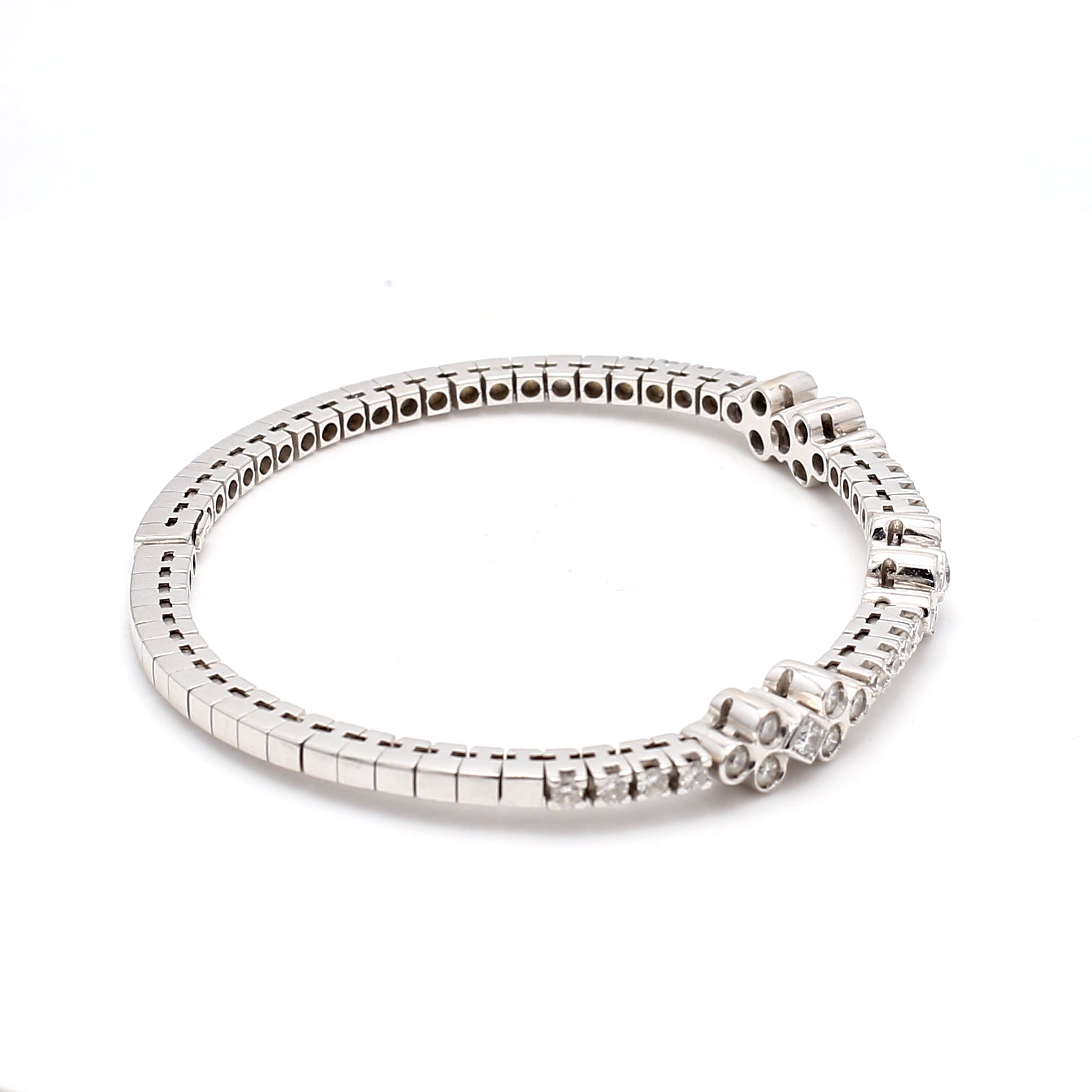 1.50 Carat Round Brilliant I SI1 Diamond 18 Karat White Gold Cuff Bracelet