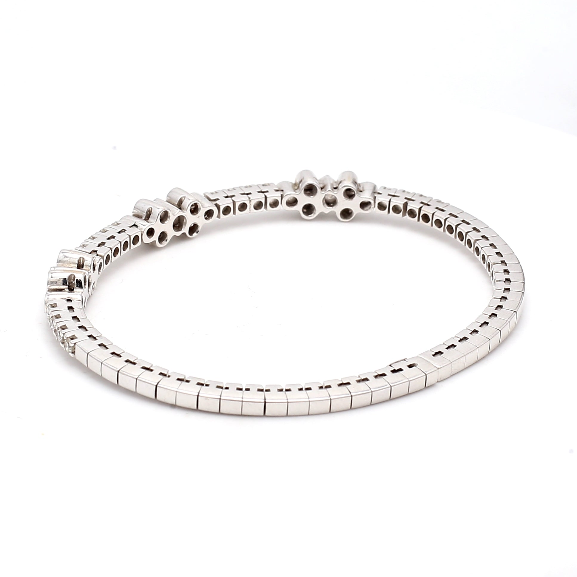 1.50 Carat Round Brilliant I SI1 Diamond 18 Karat White Gold Cuff Bracelet