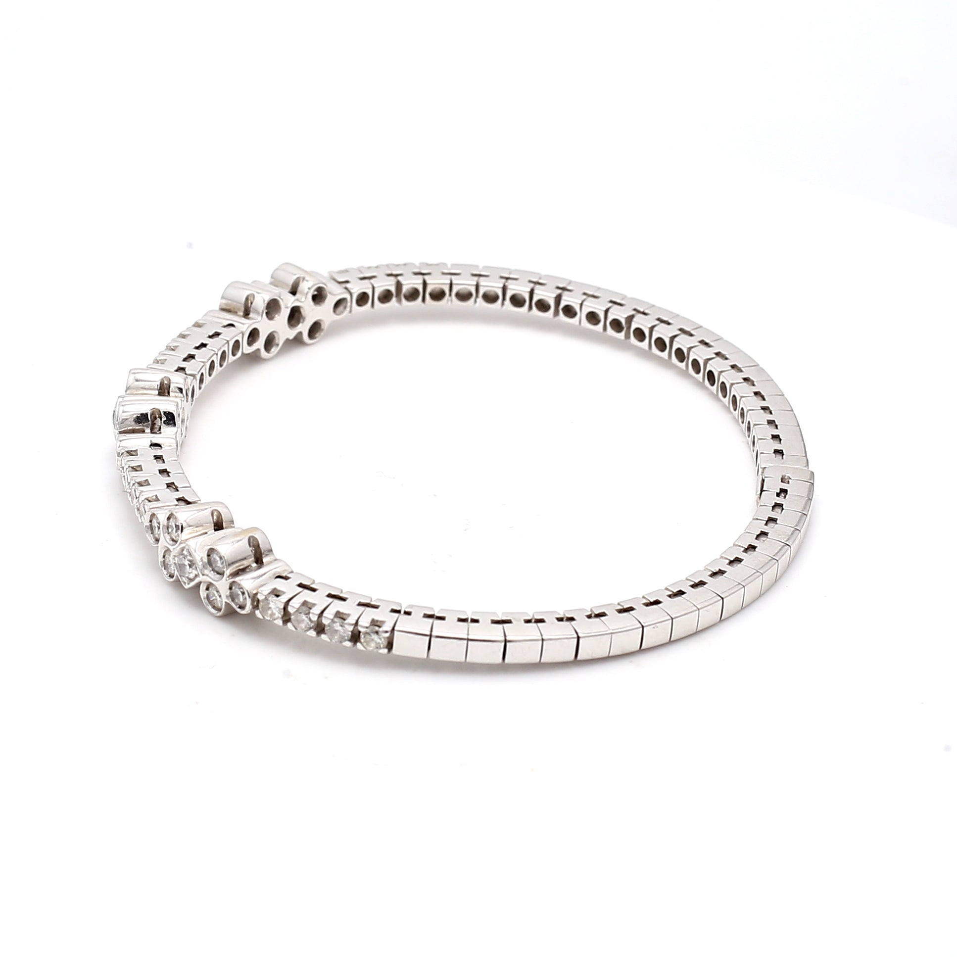 1.50 Carat Round Brilliant I SI1 Diamond 18 Karat White Gold Cuff Bracelet