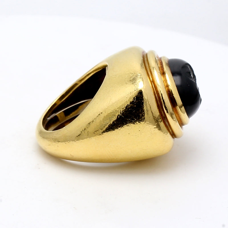 David Webb Vintage 41.20 Grams Black Gemstone 18 Karat Yellow Gold Cocktail Ring