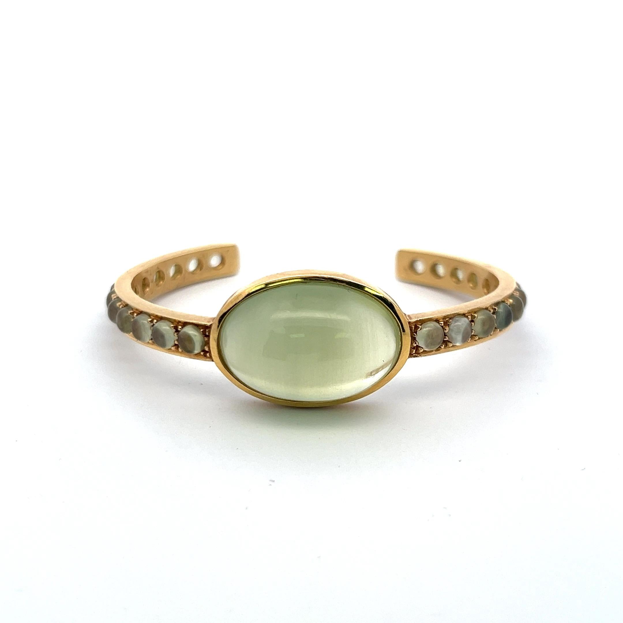 Vintage 18K Yellow Gold Cuff Bracelet with 23.57x16.22mm Moonstone