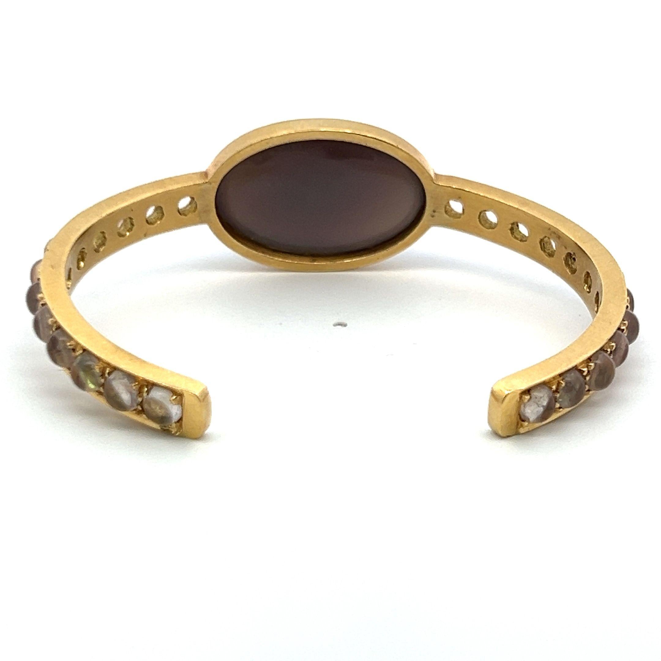Vintage 18K Yellow Gold Cuff Bracelet 26.2 Grams Brown Moonstone