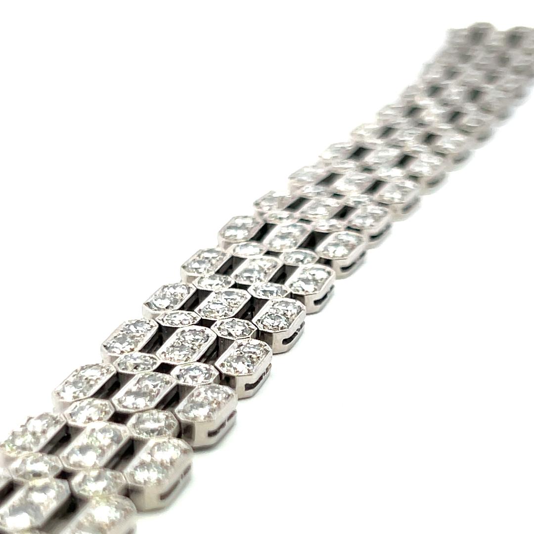 Harry Winston Platinum Link Bracelet with 11.75 Carat Round G-SI1 Diamonds