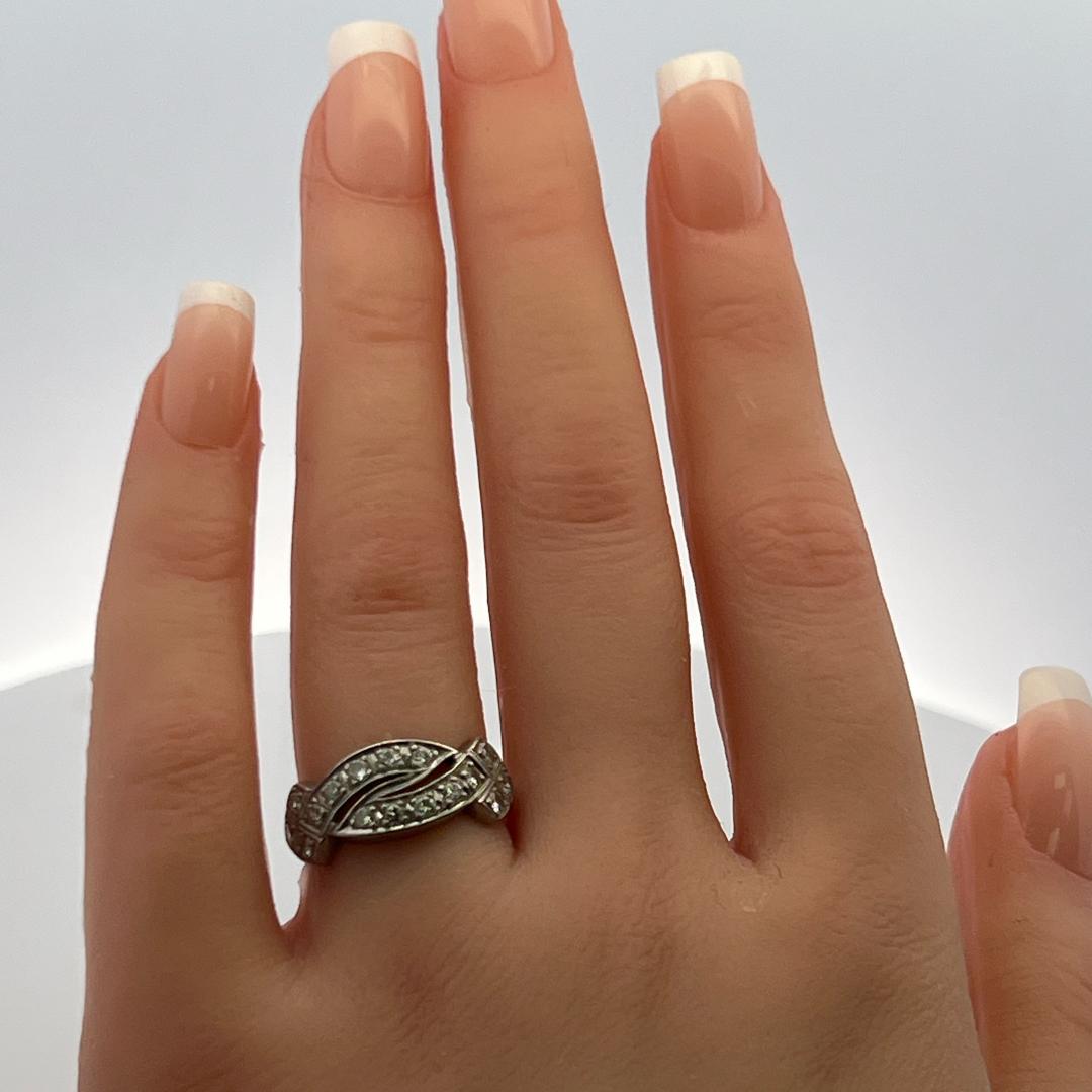 0.40 Carat Round Brilliant I VS Diamond Platinum Band Ring