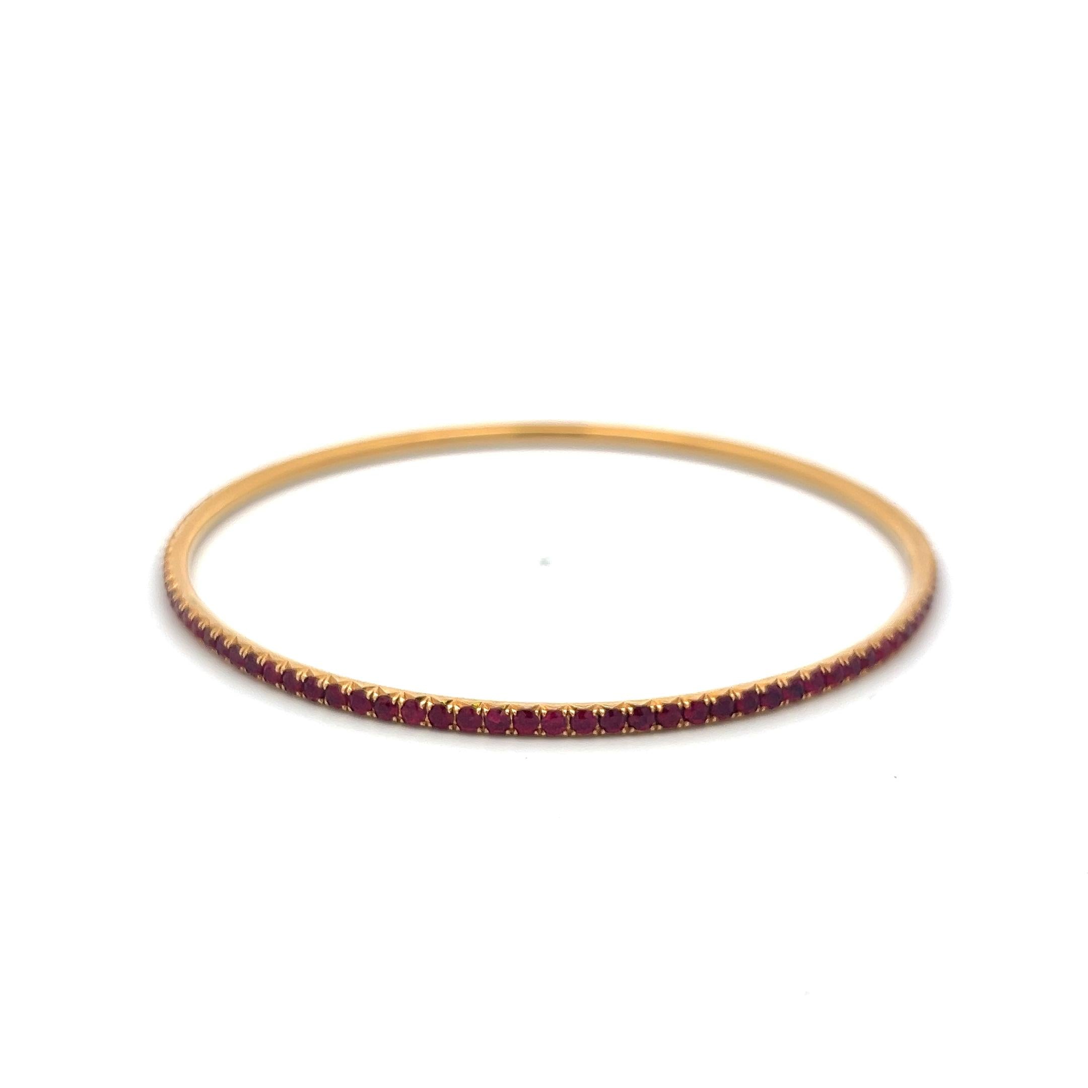 4.02 Carat Round Brilliant Ruby 18 Karat Yellow Gold Bangle Bracelet