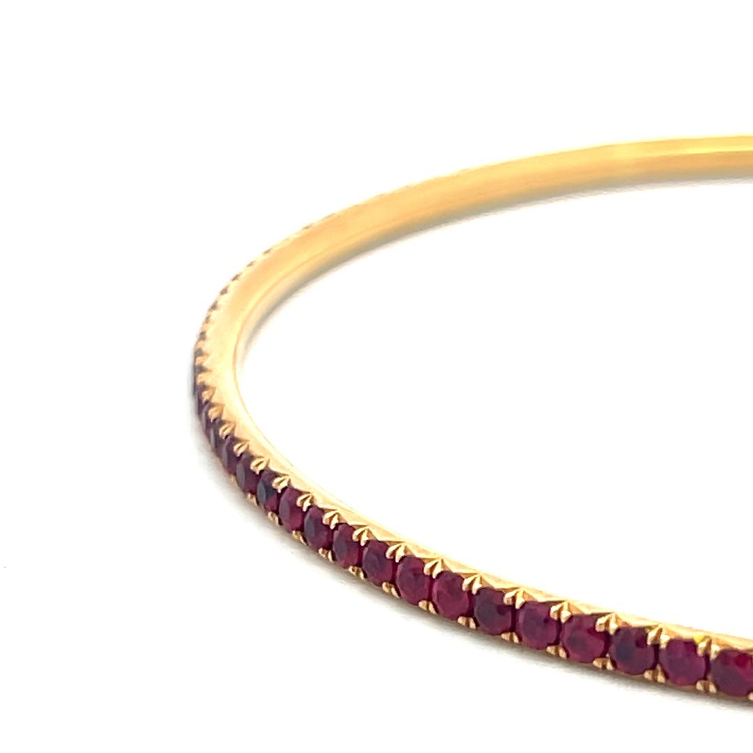4.02 Carat Round Brilliant Ruby 18 Karat Yellow Gold Bangle Bracelet