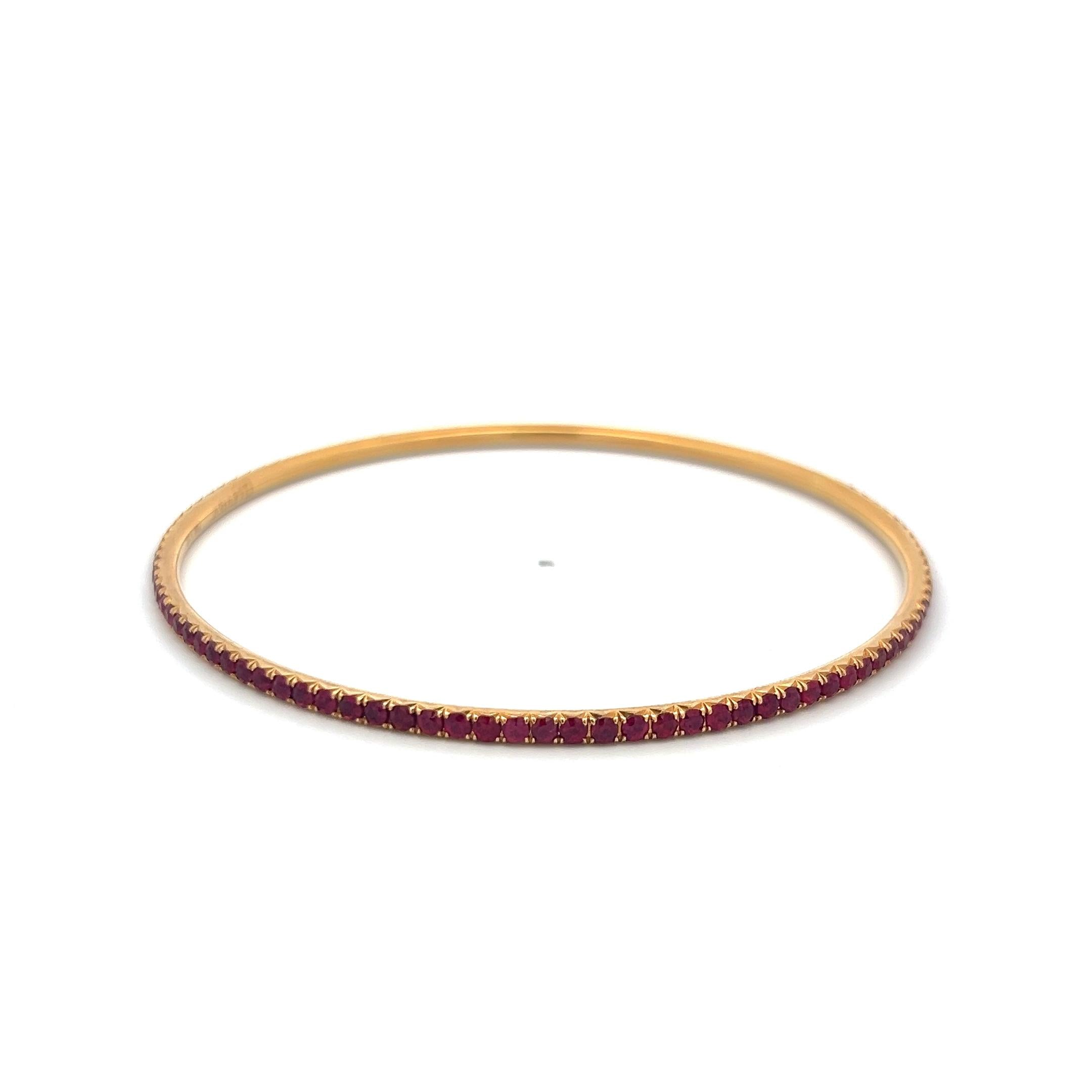4.02 Carat Round Brilliant Ruby 18 Karat Yellow Gold Bangle Bracelet