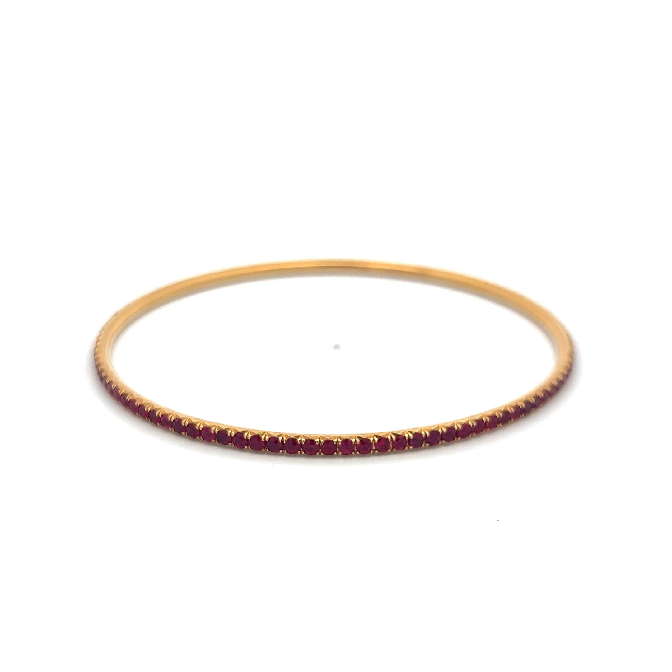 4.02 Carat Round Brilliant Ruby 18 Karat Yellow Gold Bangle Bracelet