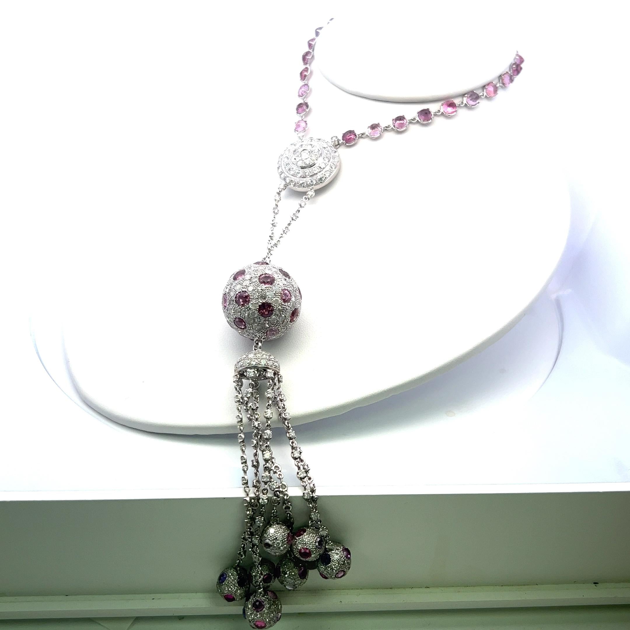18K White Gold Dangling Necklace 20 Carat Round I I1 Diamonds 20 Carat Sapphires