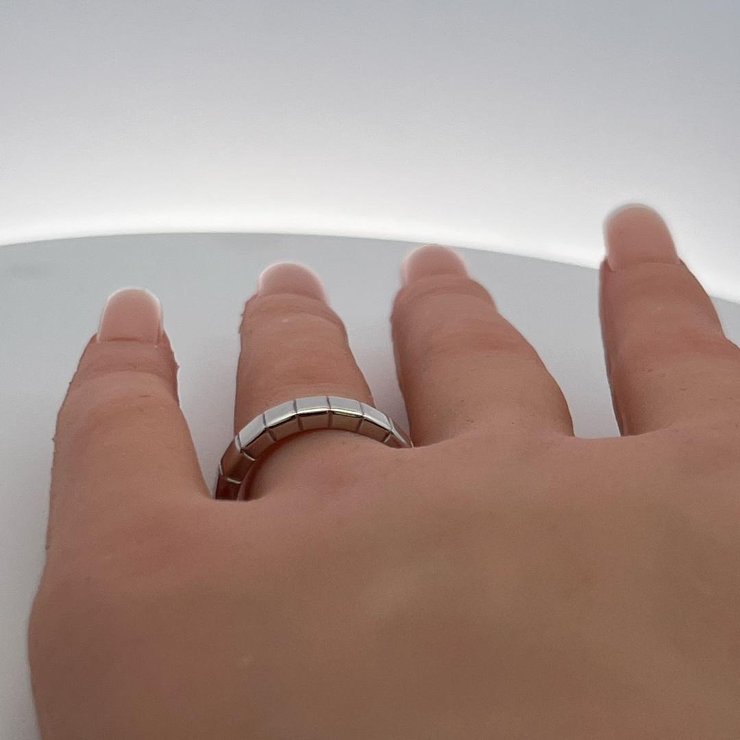 Vintage 7.70 Grams Size 8 4.40 MM Chopard Platinum Band Ring