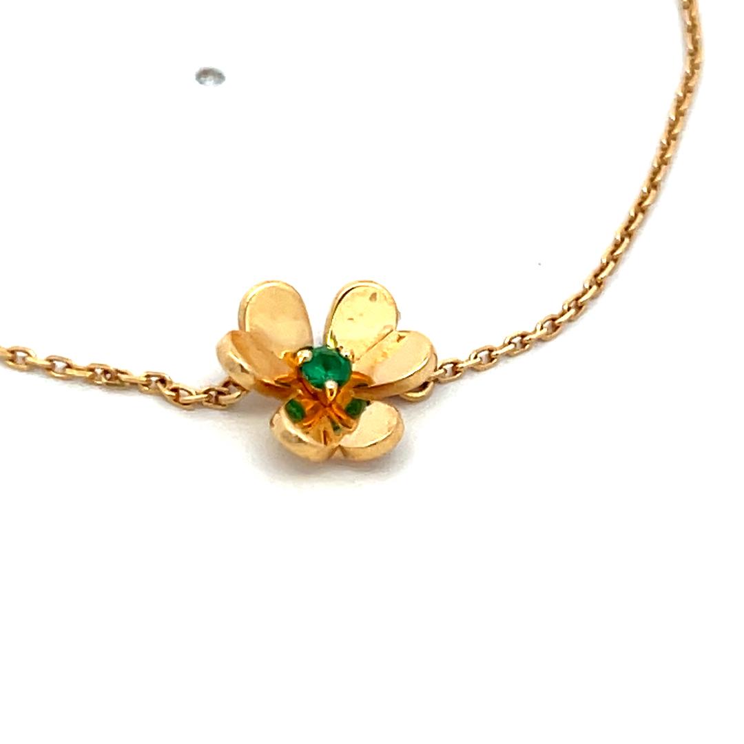 Van Cleef & Arpels 0.03 Carat Round Emerald 18K Yellow Gold Chain Bracelet