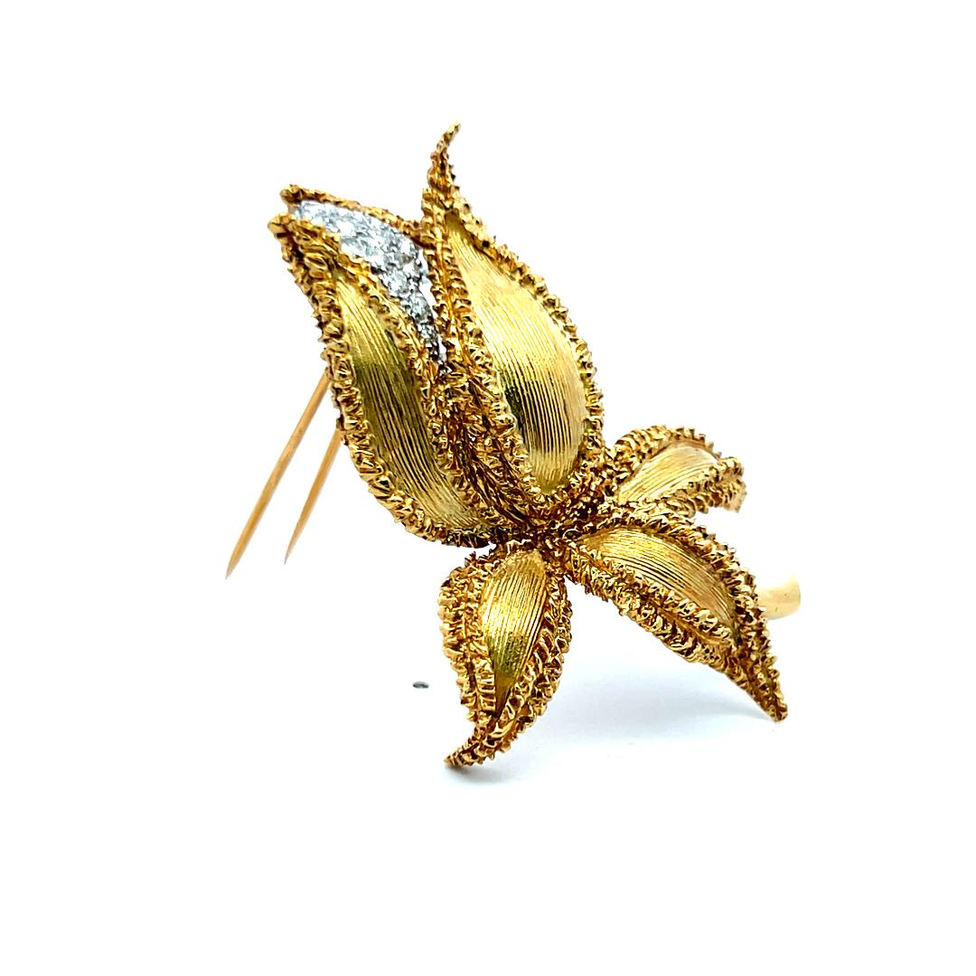 Kucninsky 0.45 Carat Round Brilliant Diamond 18 Karat Yellow Gold Pin Brooch