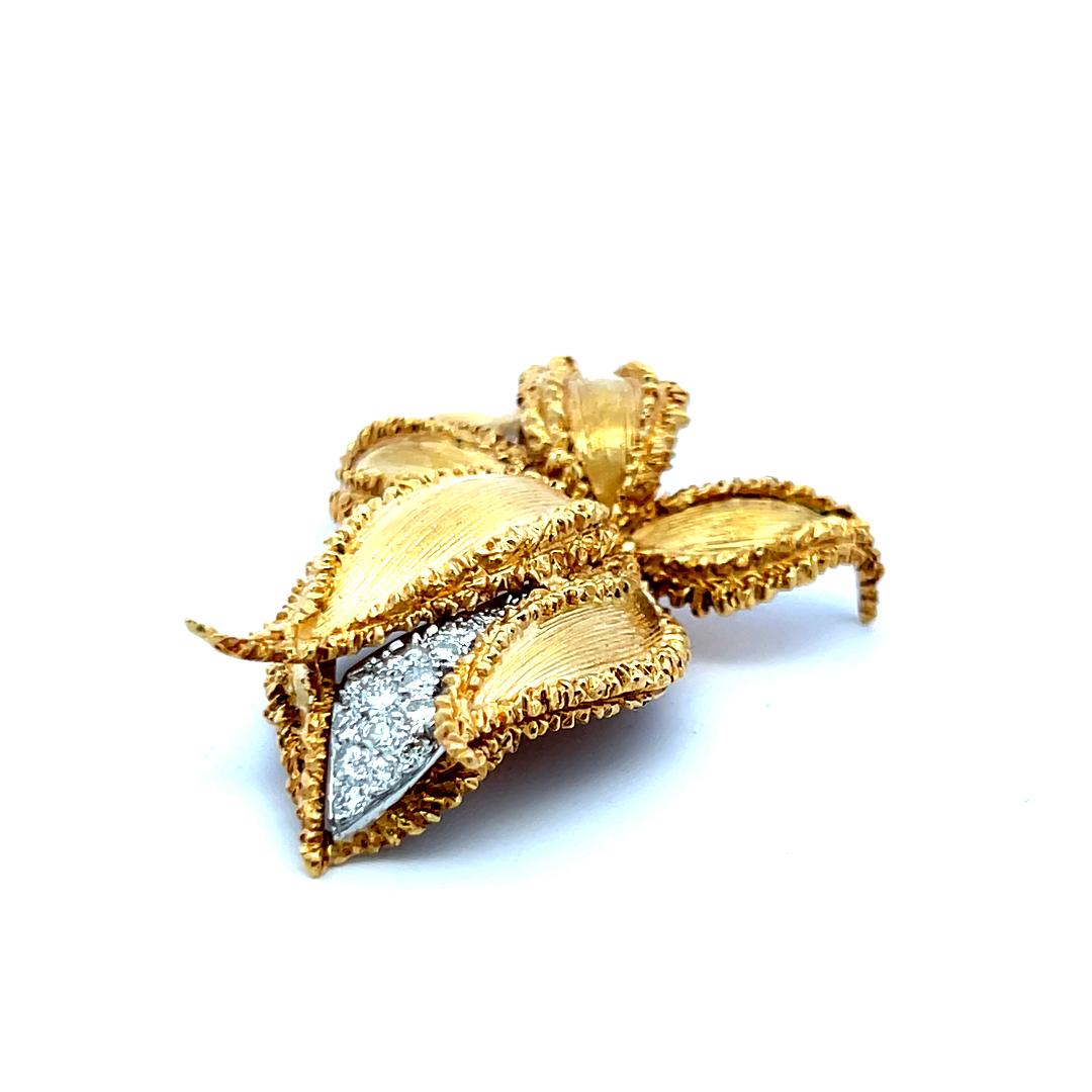 Kucninsky 0.45 Carat Round Brilliant Diamond 18 Karat Yellow Gold Pin Brooch