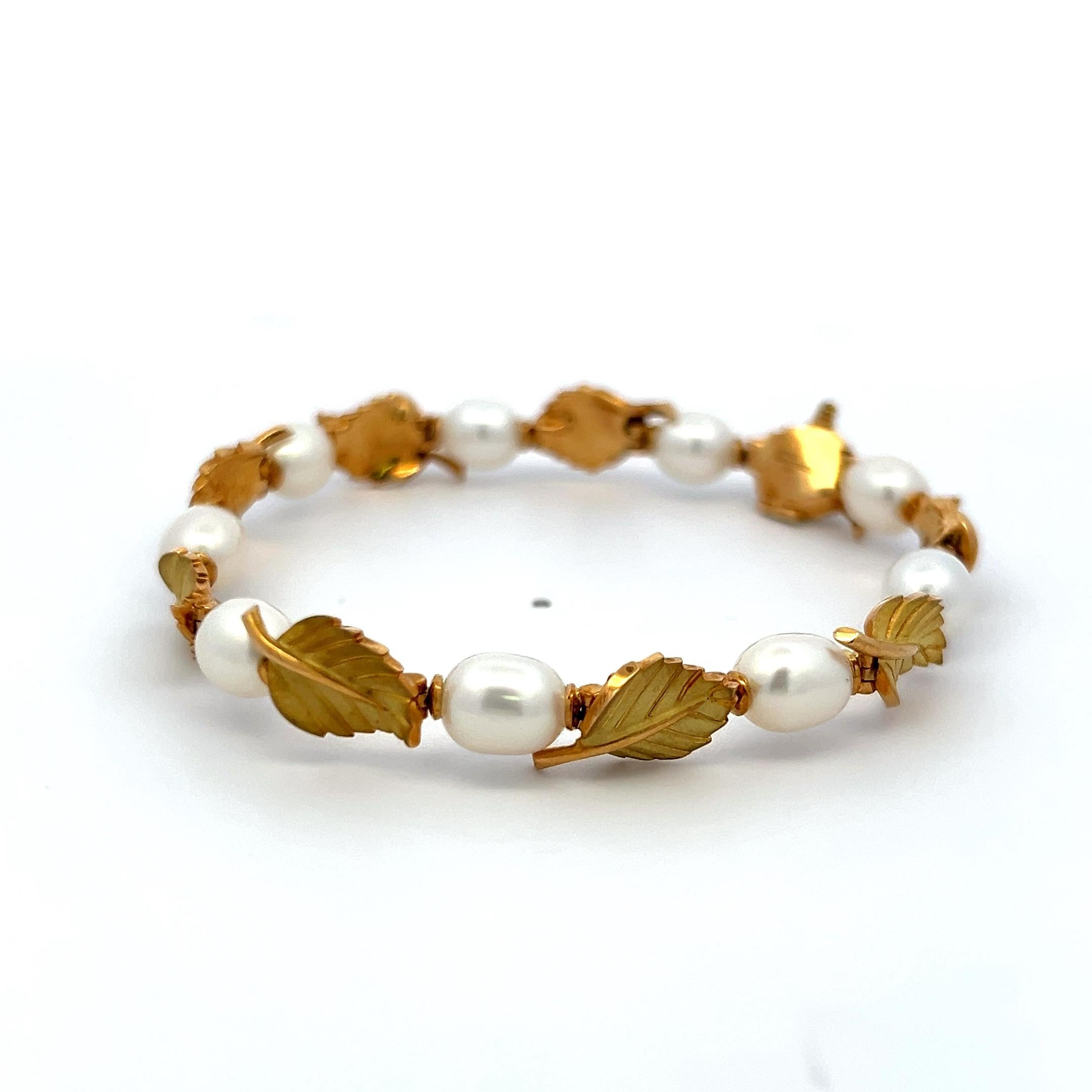 Tiffany & Co 6.2-6.9MM Pearl 18 Karat Yellow Gold Link Leaf Bracelet