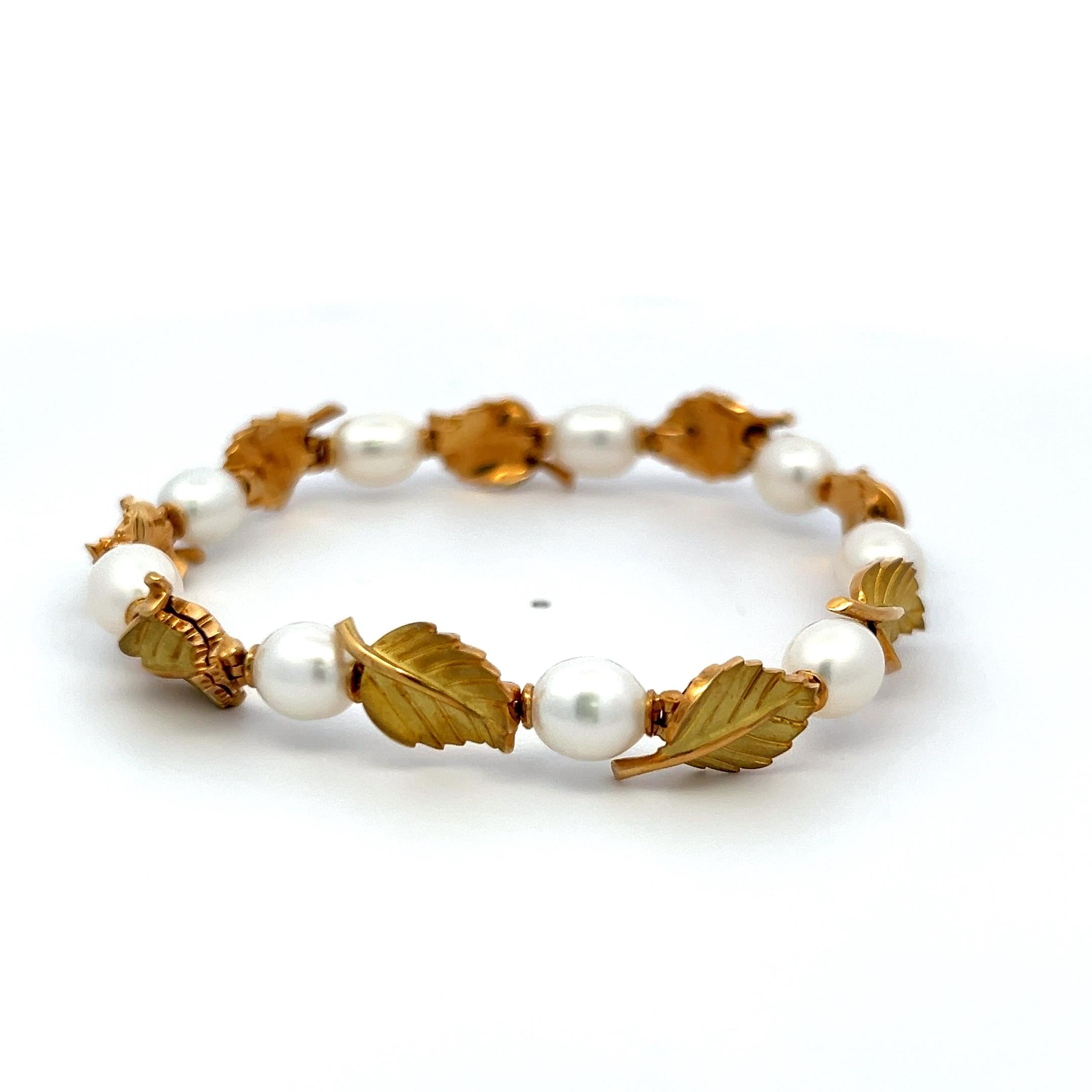 Tiffany & Co 6.2-6.9MM Pearl 18 Karat Yellow Gold Link Leaf Bracelet
