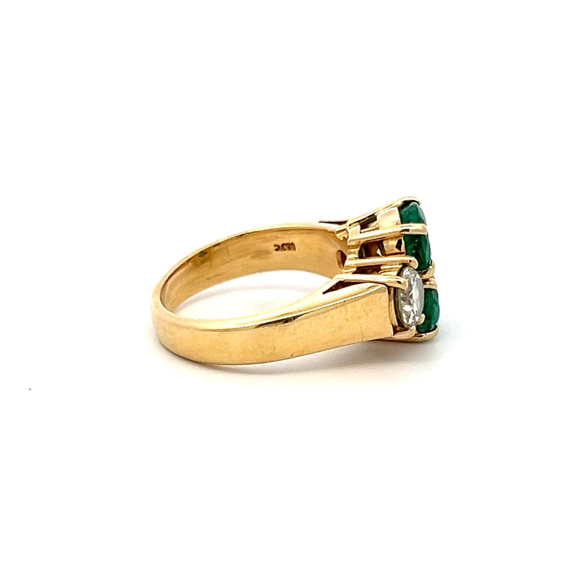 1.50 Carat Emerald 0.90 Carat Round Diamond 18 Karat Yellow Gold Cocktail Ring
