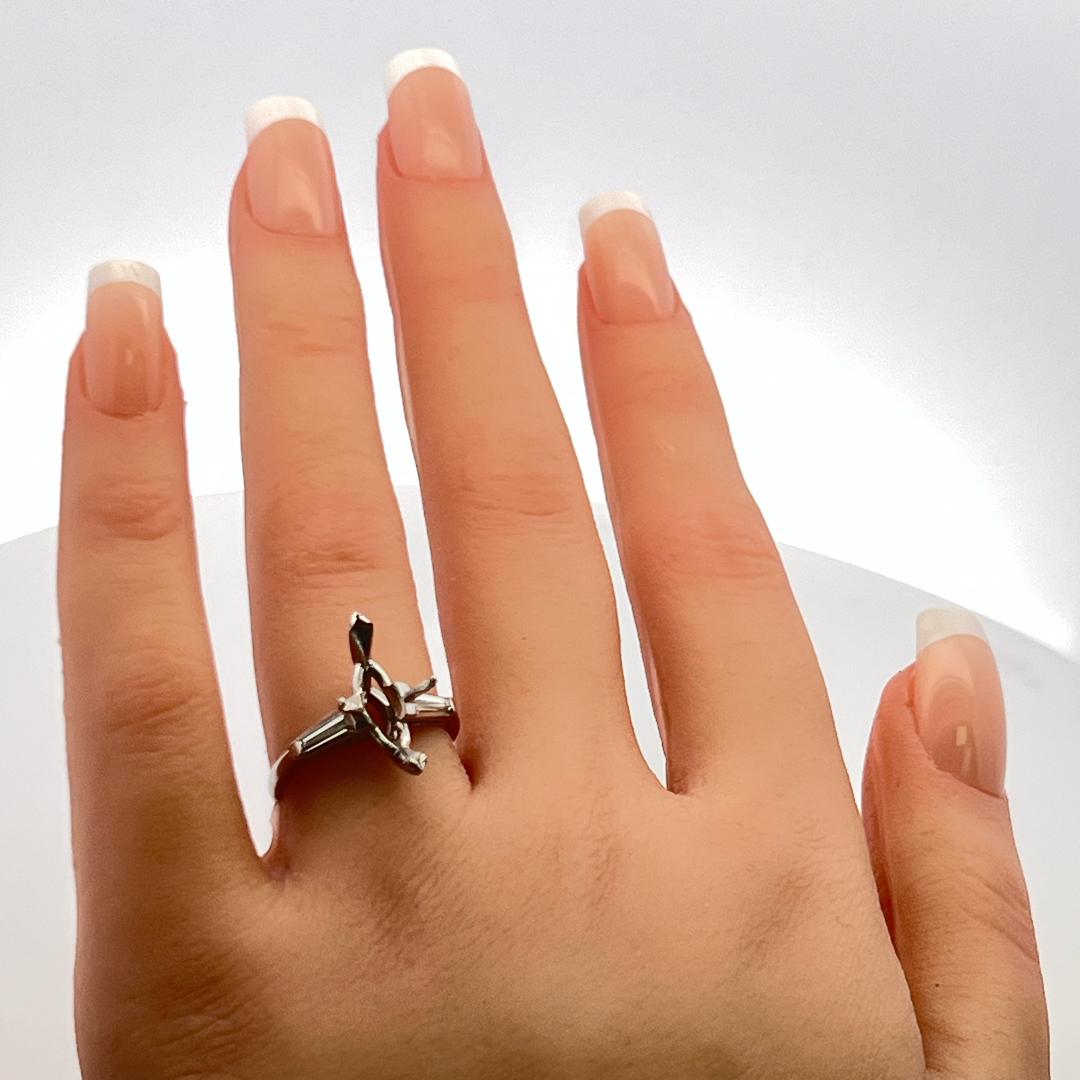 0.30 Carat Tapered Baguette Shape H VS Diamond Platinum Semi Mount Ring