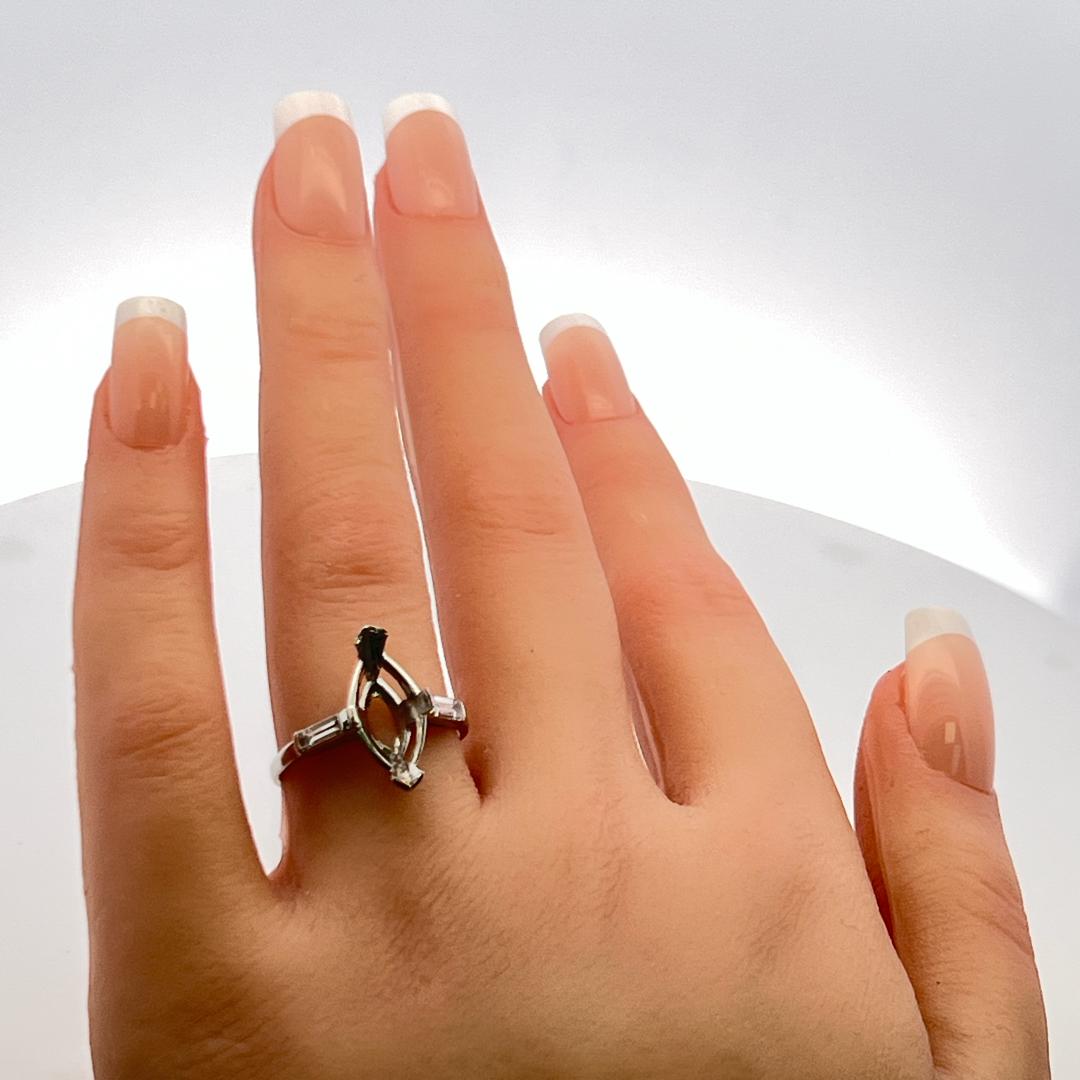 0.30 Carat Baguette Shape G VS Diamond Platinum Semi Mount Ring