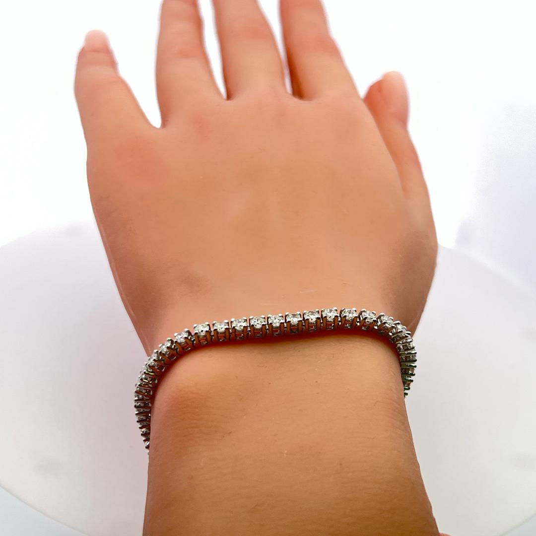 5.20 Carat Round Brilliant G VS Diamond 18 Karat White Gold Tennis Bracelet