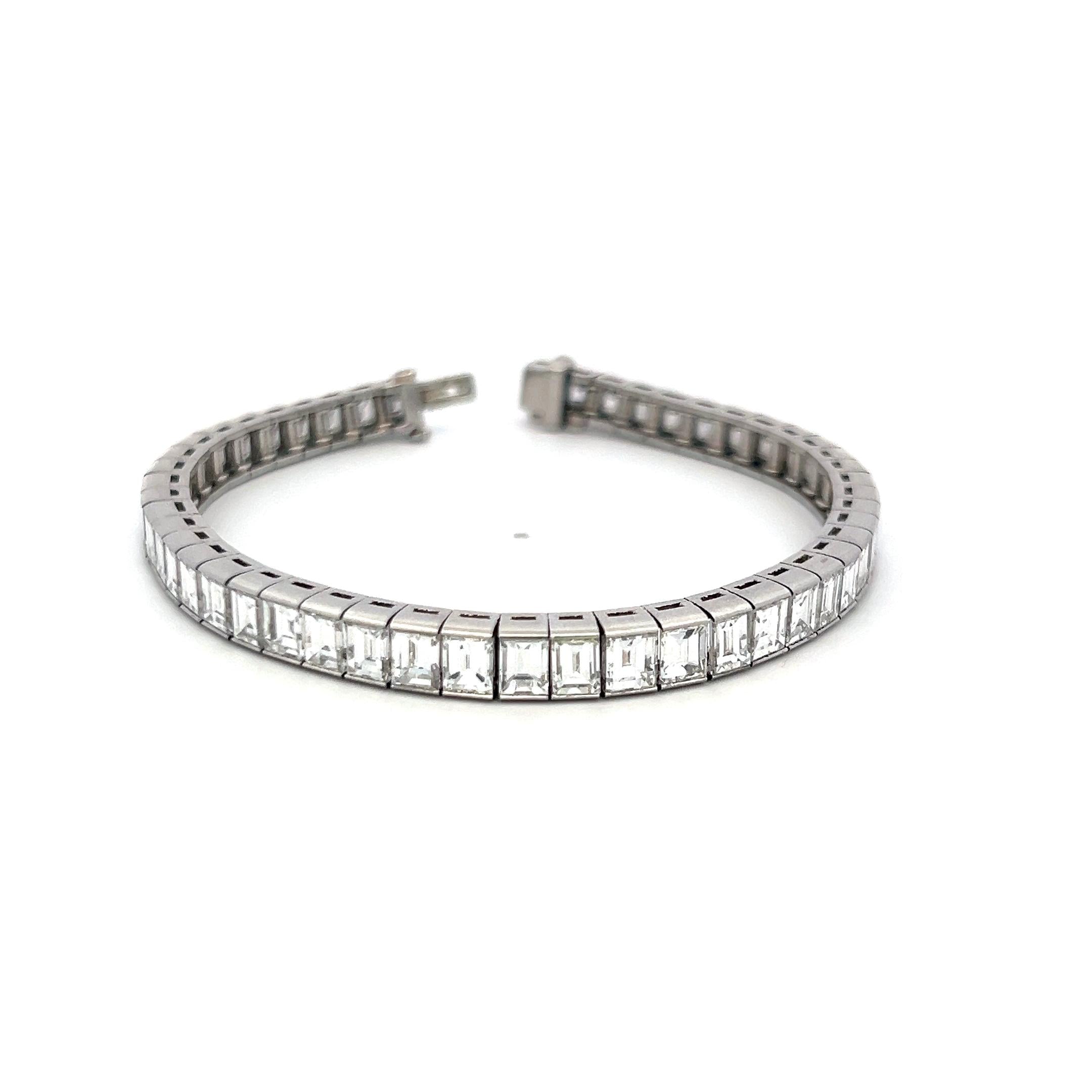 Tiffany & Co Platinum Tennis Bracelet with 20 Carat Emerald Cut E-VS1 Diamond