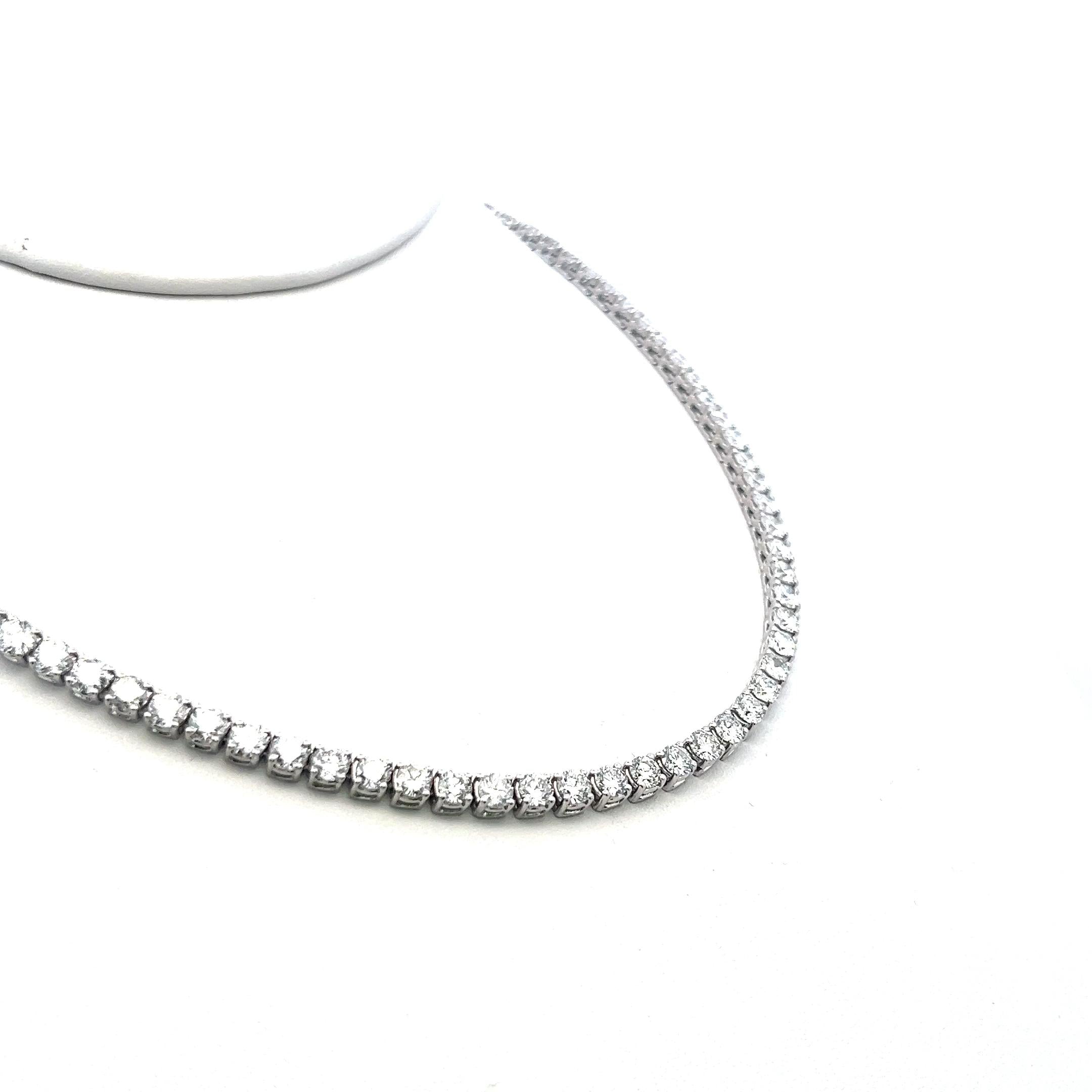 20.33 Carat Round Brilliant G VS Diamond 14 Karat White Gold Riviera Necklace