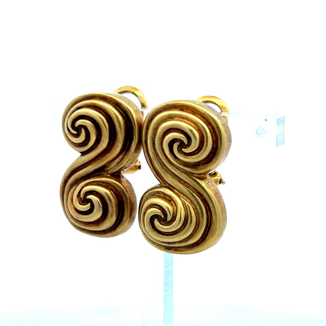Tiffany & Co Vintage 20.10 Grams Spiro 18 Karat Yellow Gold Clip On Earrings