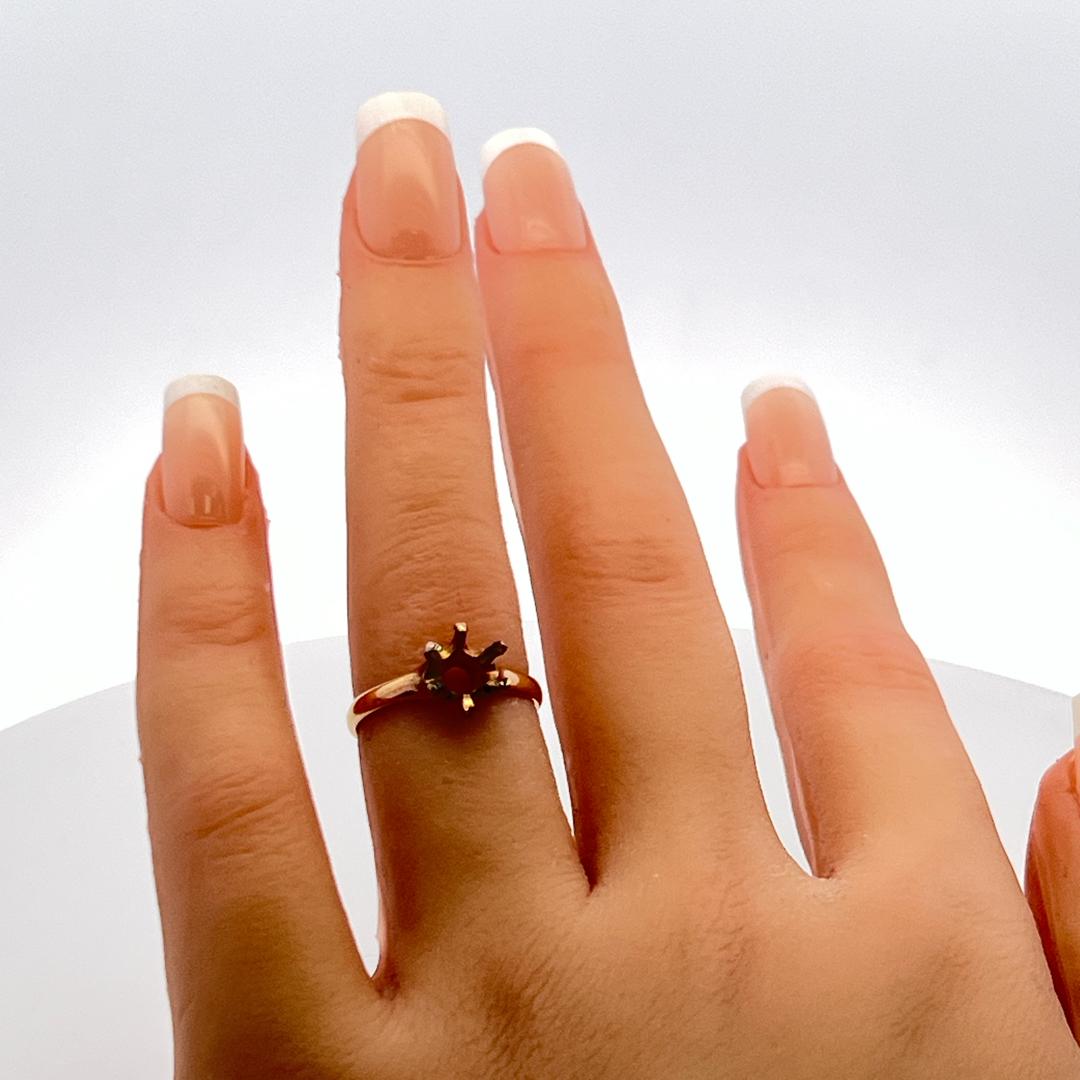 Vintage 1.90 Grams 14 Karat Yellow Gold Semi Mount Ring Hold 1.25 carat stone