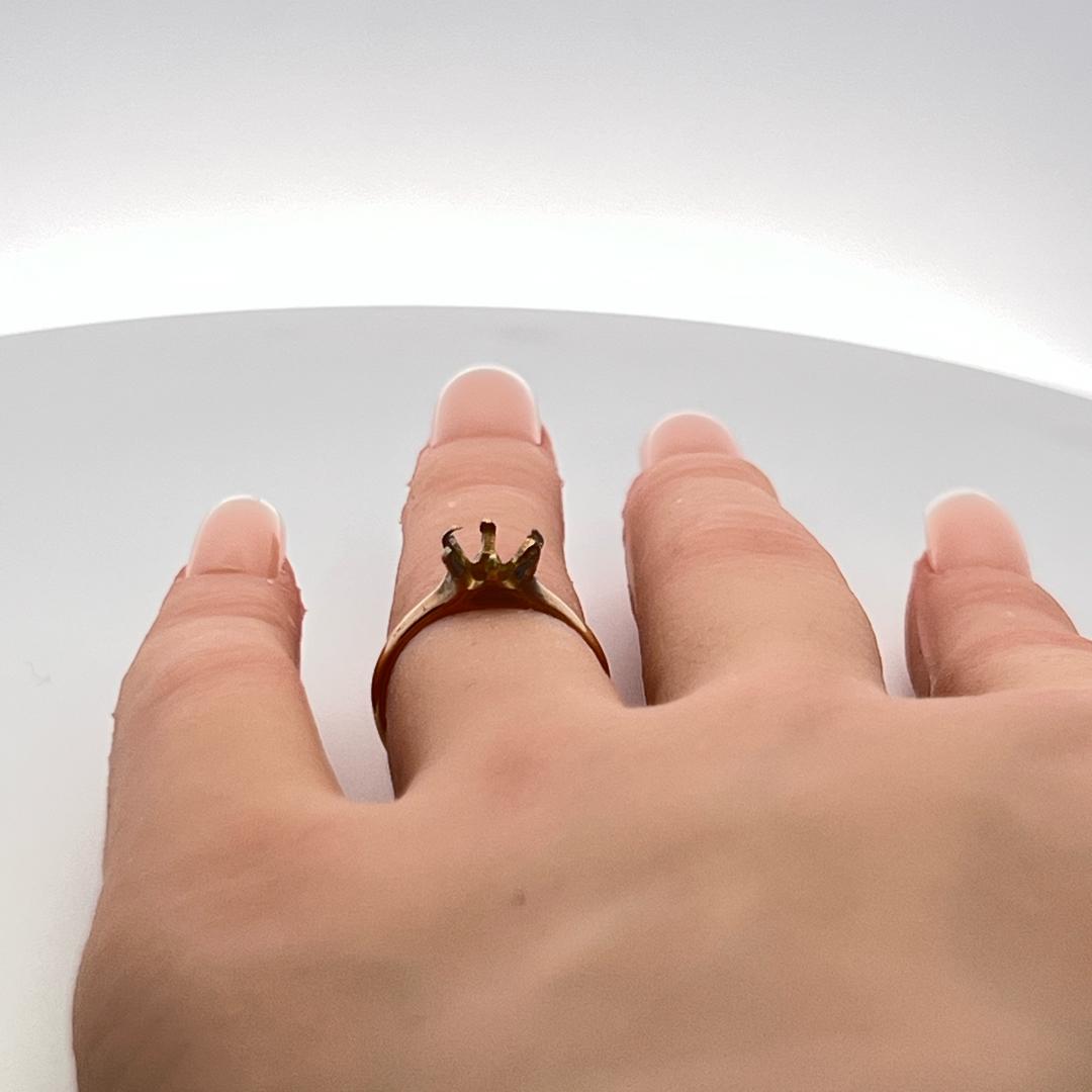 Vintage 1.90 Grams 14 Karat Yellow Gold Semi Mount Ring Hold 1.25 carat stone