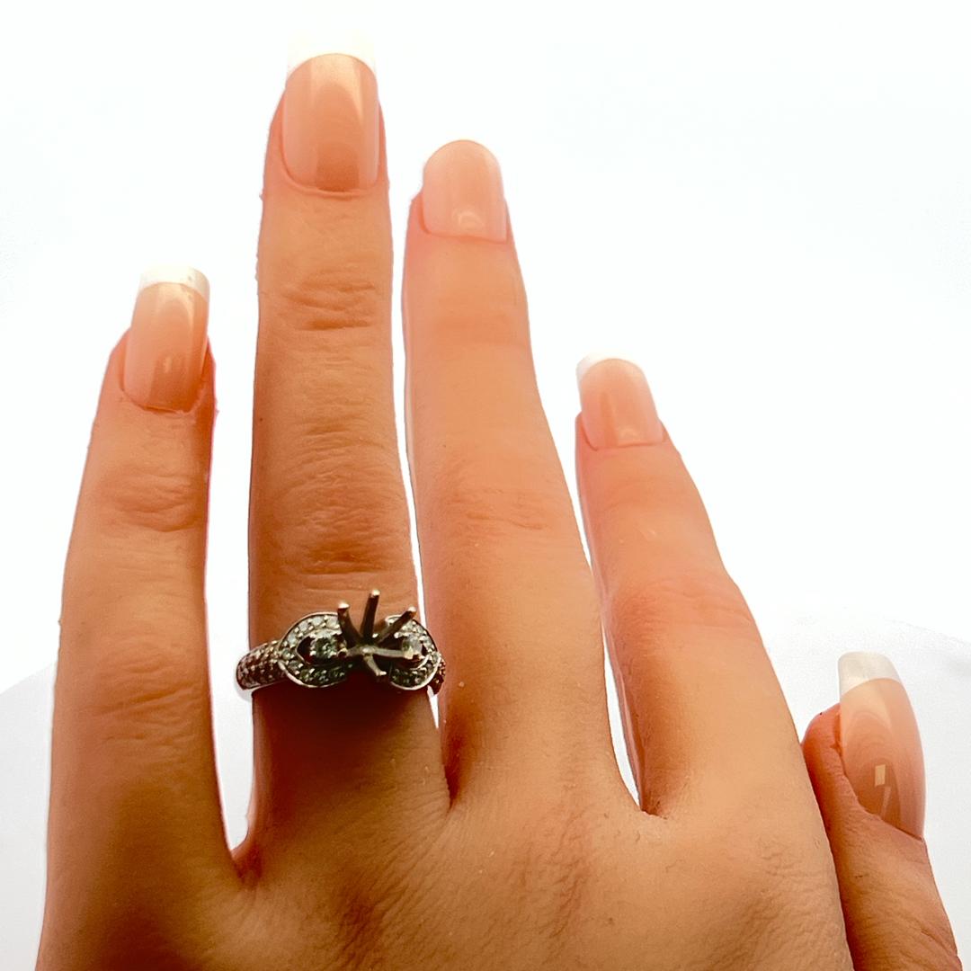 0.90 Carat Round Brilliant I SI Diamond 18 Karat White Gold Semi Mount Ring