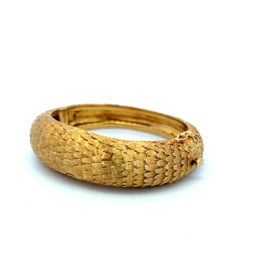 Vintage 65.50 Grams 18 Karat Yellow Gold Dragon Textured Bangle Bracelet