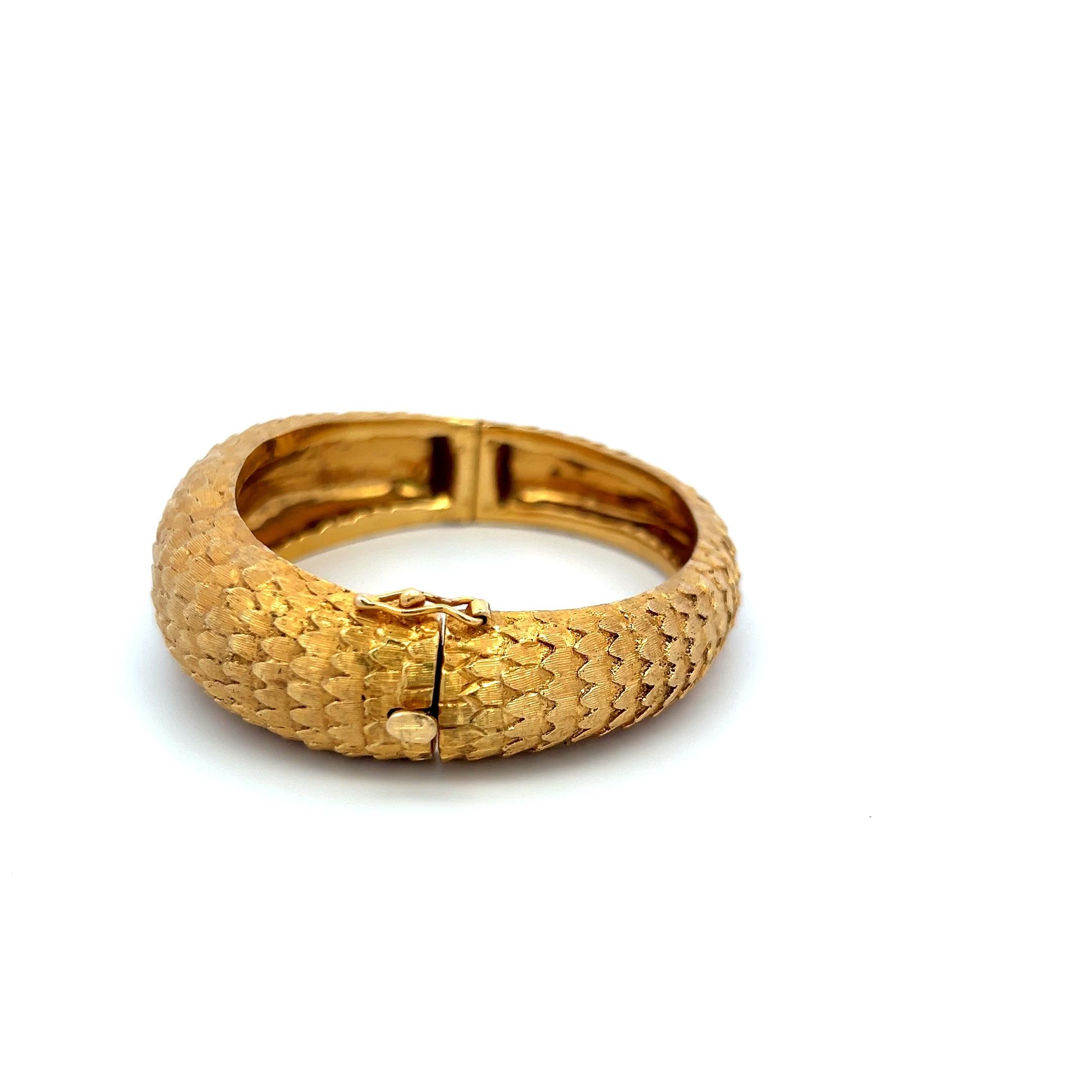 Vintage 65.50 Grams 18 Karat Yellow Gold Dragon Textured Bangle Bracelet