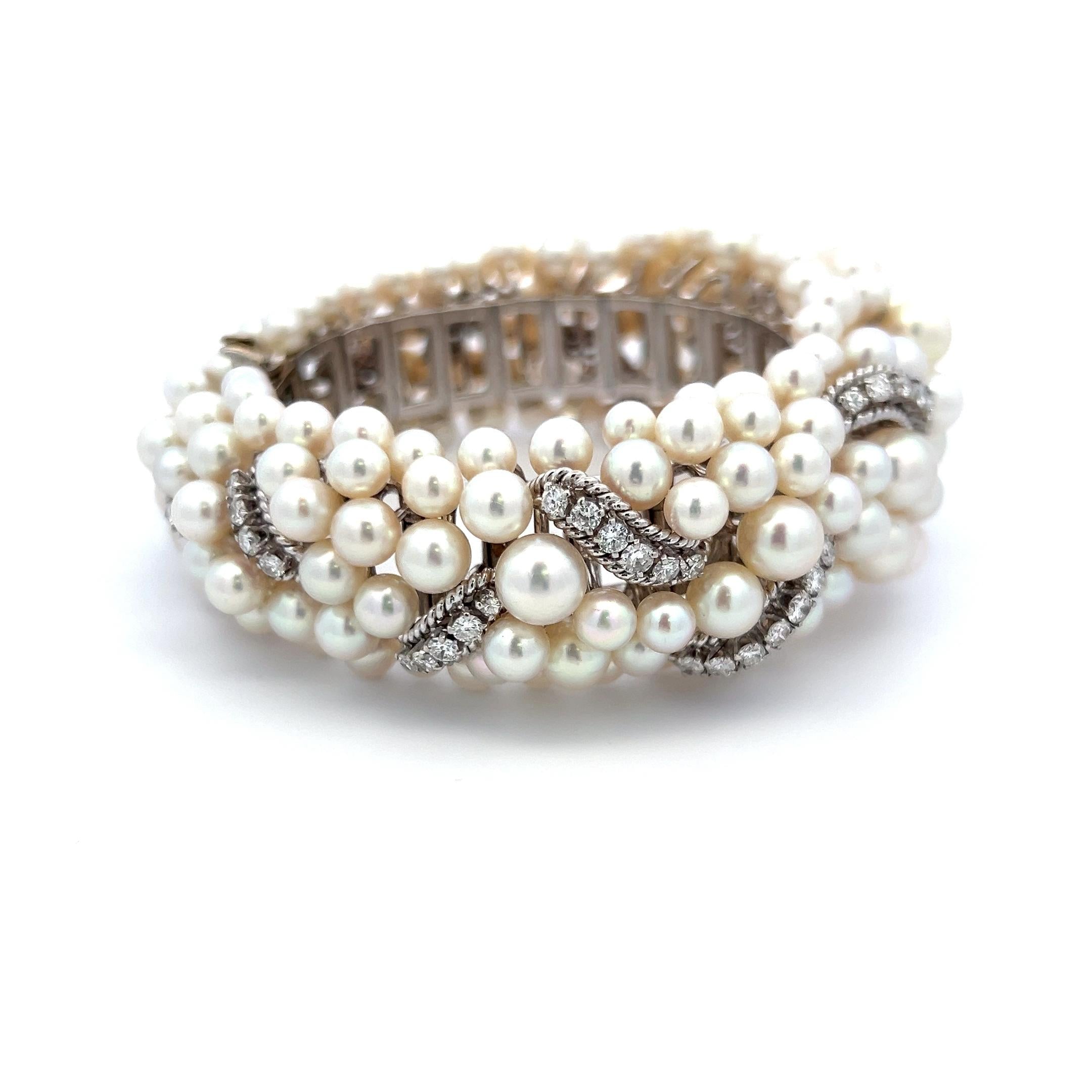 David Webb Platinum Link Bracelet with 5ct Round G VS1 Diamonds 4.1-6.1mm Pearls