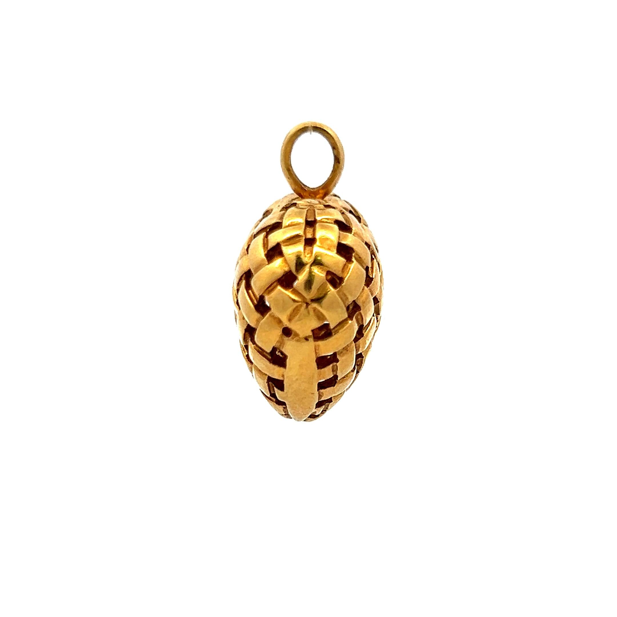 Tiffany & Co Vannerie Woven Heart  18 Karat Yellow Gold Pandent