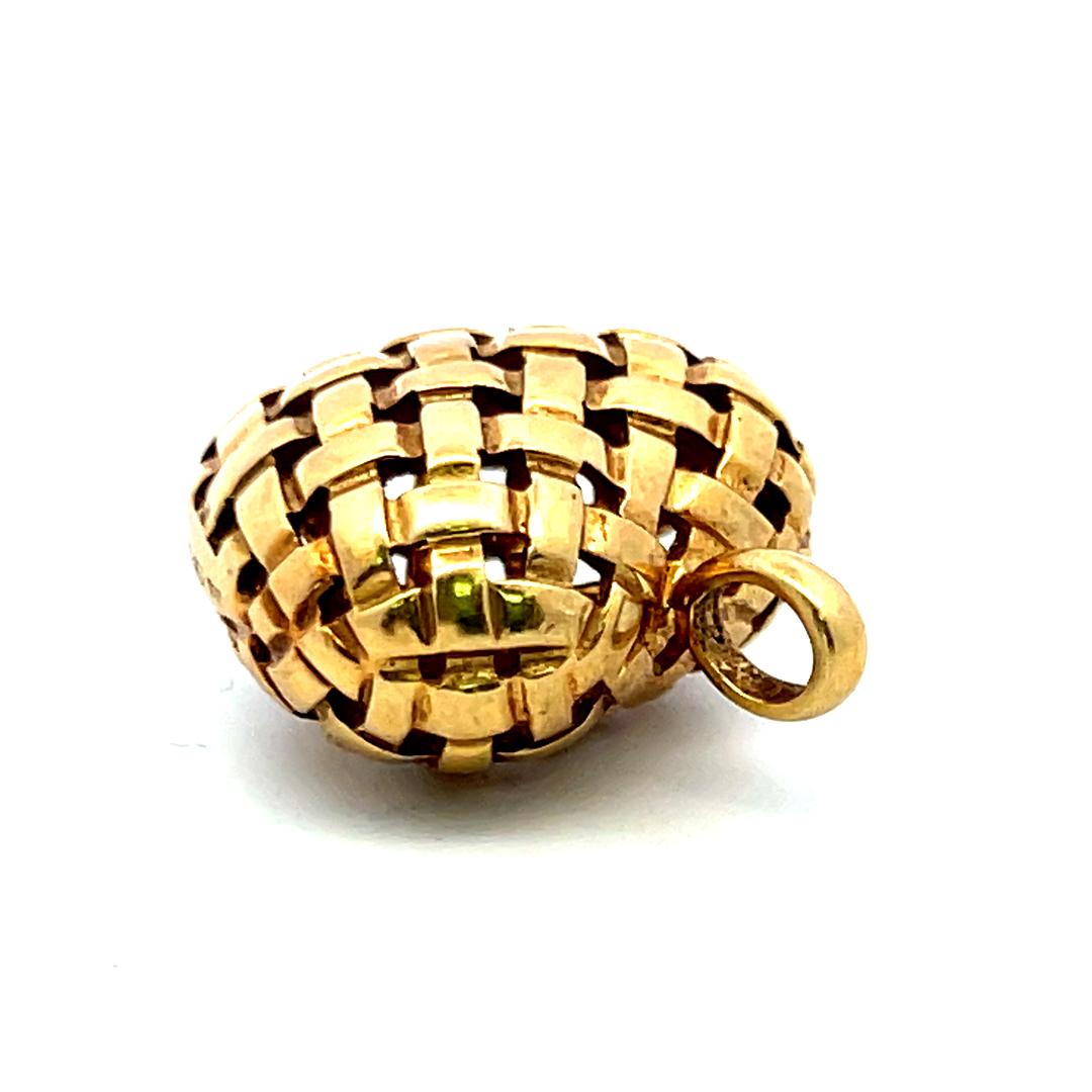Tiffany & Co Vannerie Woven Heart  18 Karat Yellow Gold Pandent