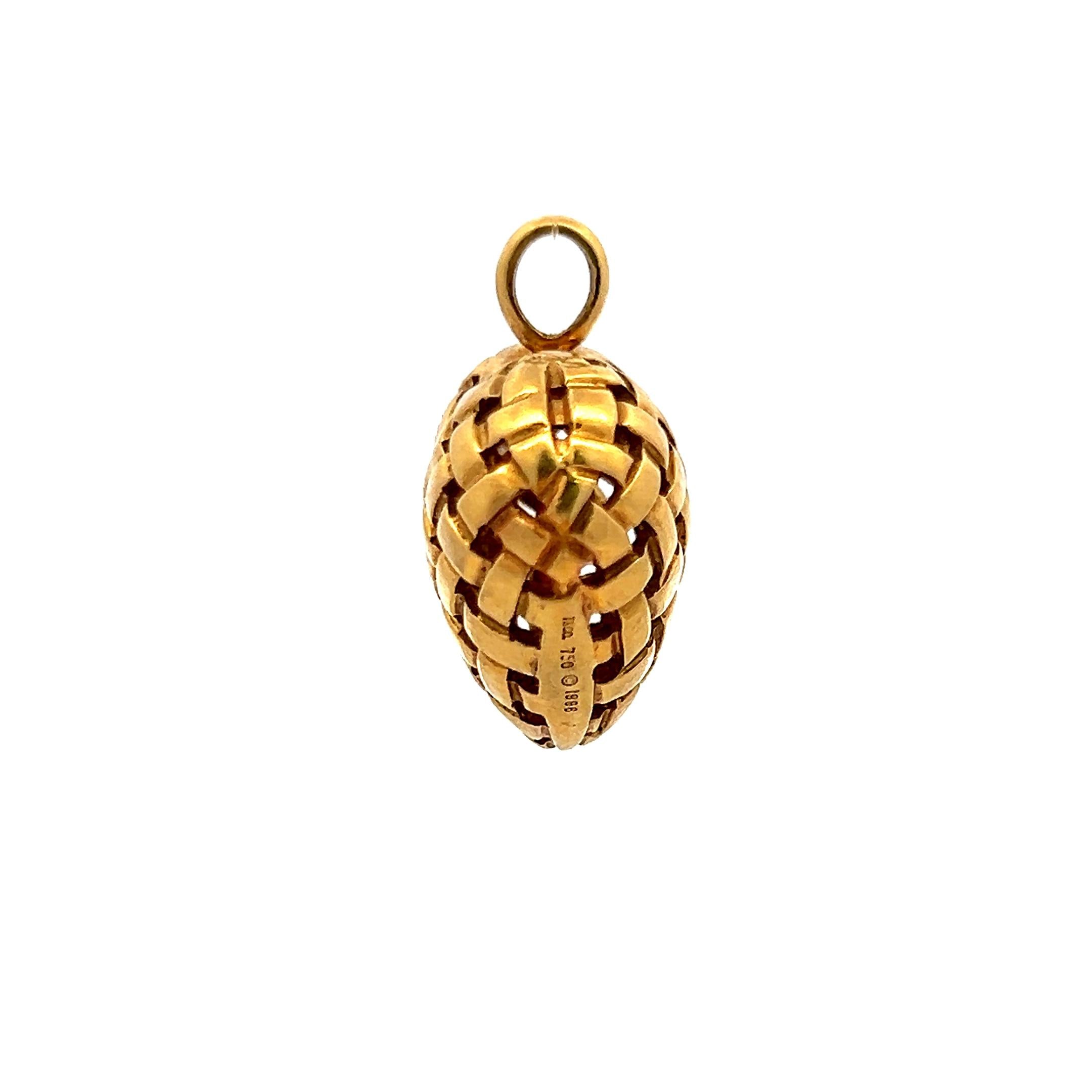 Tiffany & Co Vannerie Woven Heart  18 Karat Yellow Gold Pandent