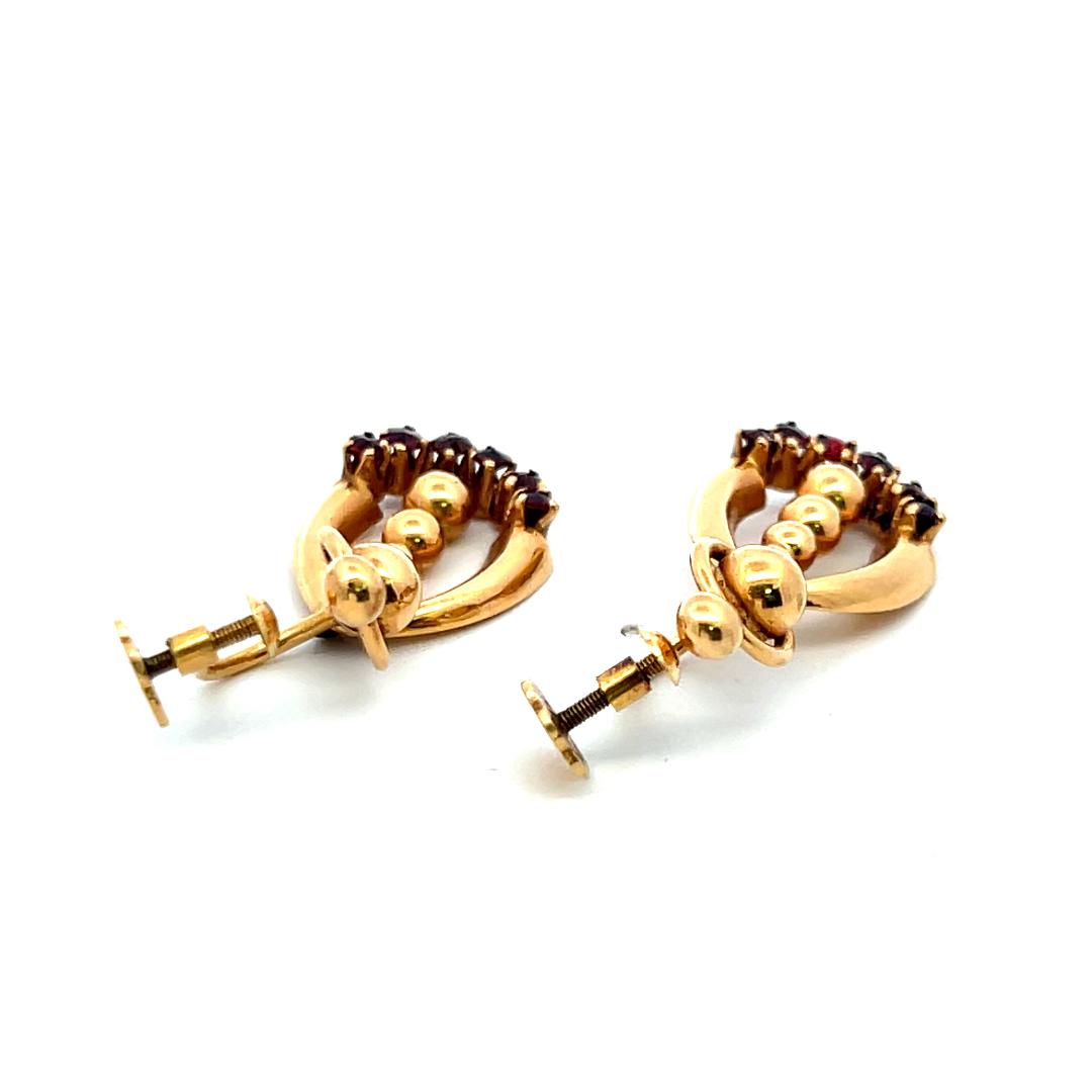 0.60 Carat Round Brilliant Ruby 18 Karat Yellow Gold Dangling Earrings