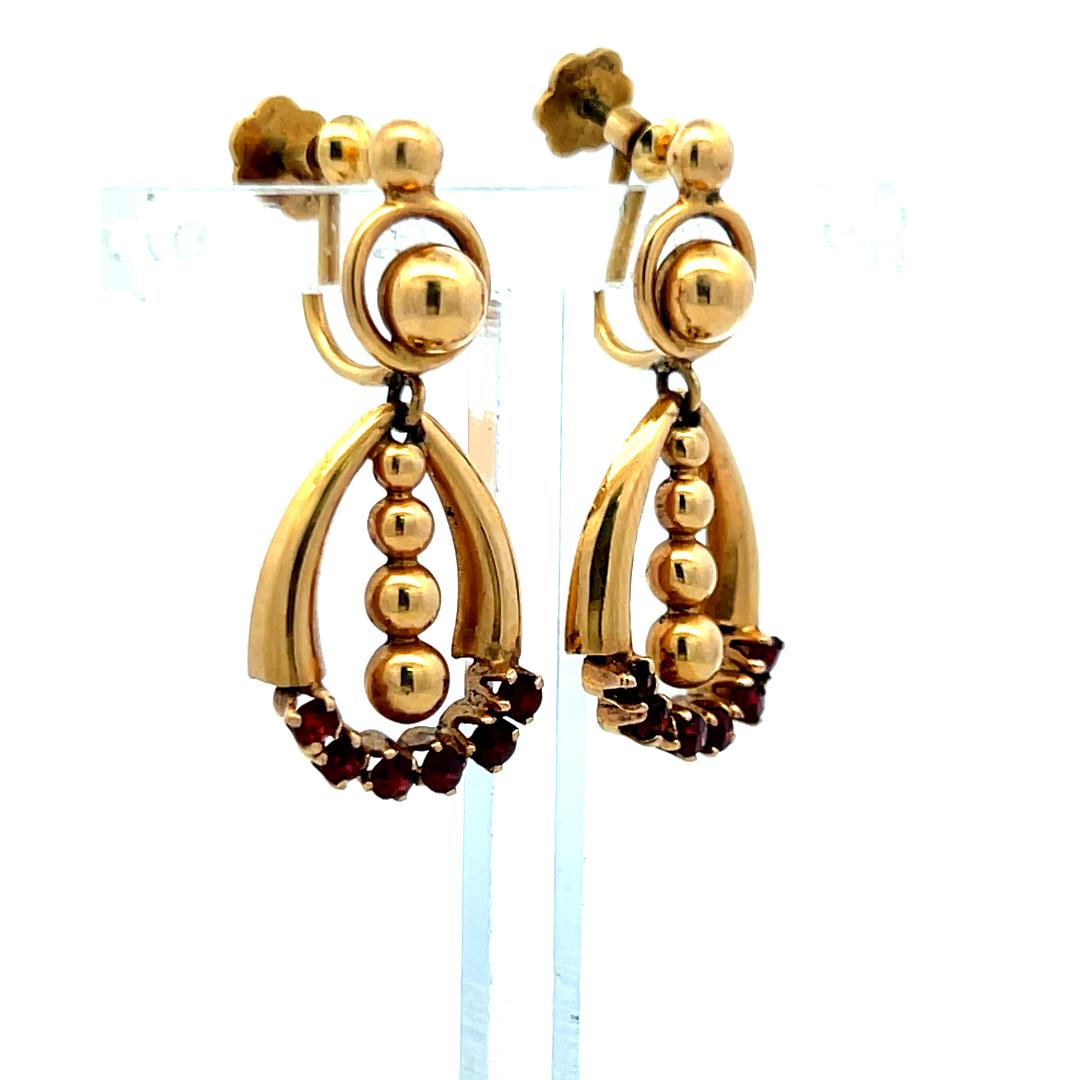 0.60 Carat Round Brilliant Ruby 18 Karat Yellow Gold Dangling Earrings