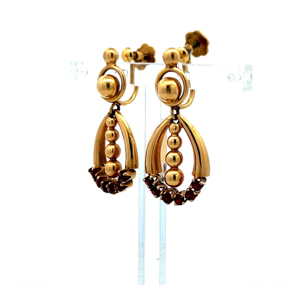 0.60 Carat Round Brilliant Ruby 18 Karat Yellow Gold Dangling Earrings
