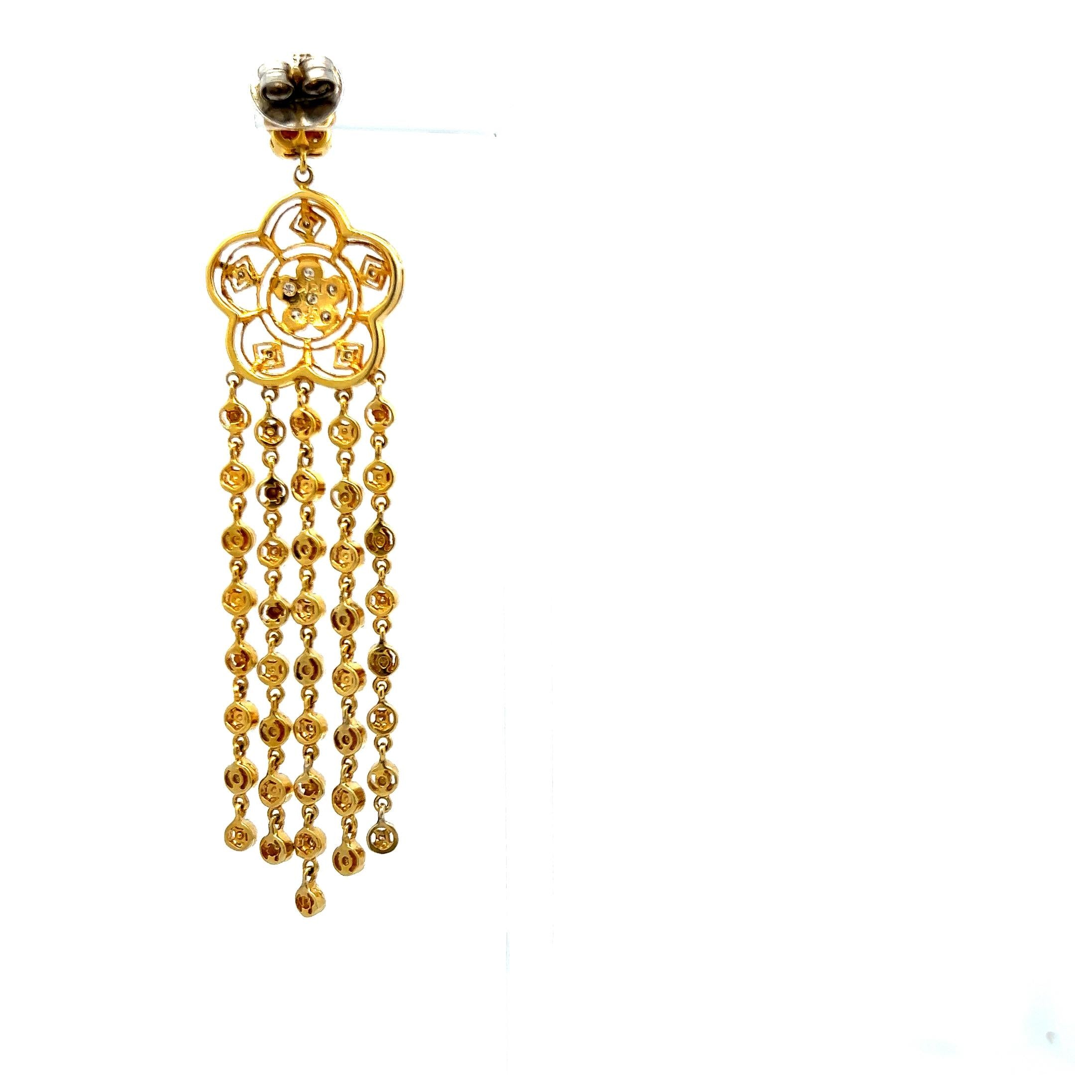 0.50 Carat Round Brilliant Diamond 18 Karat Yellow Gold Dangling Earrings