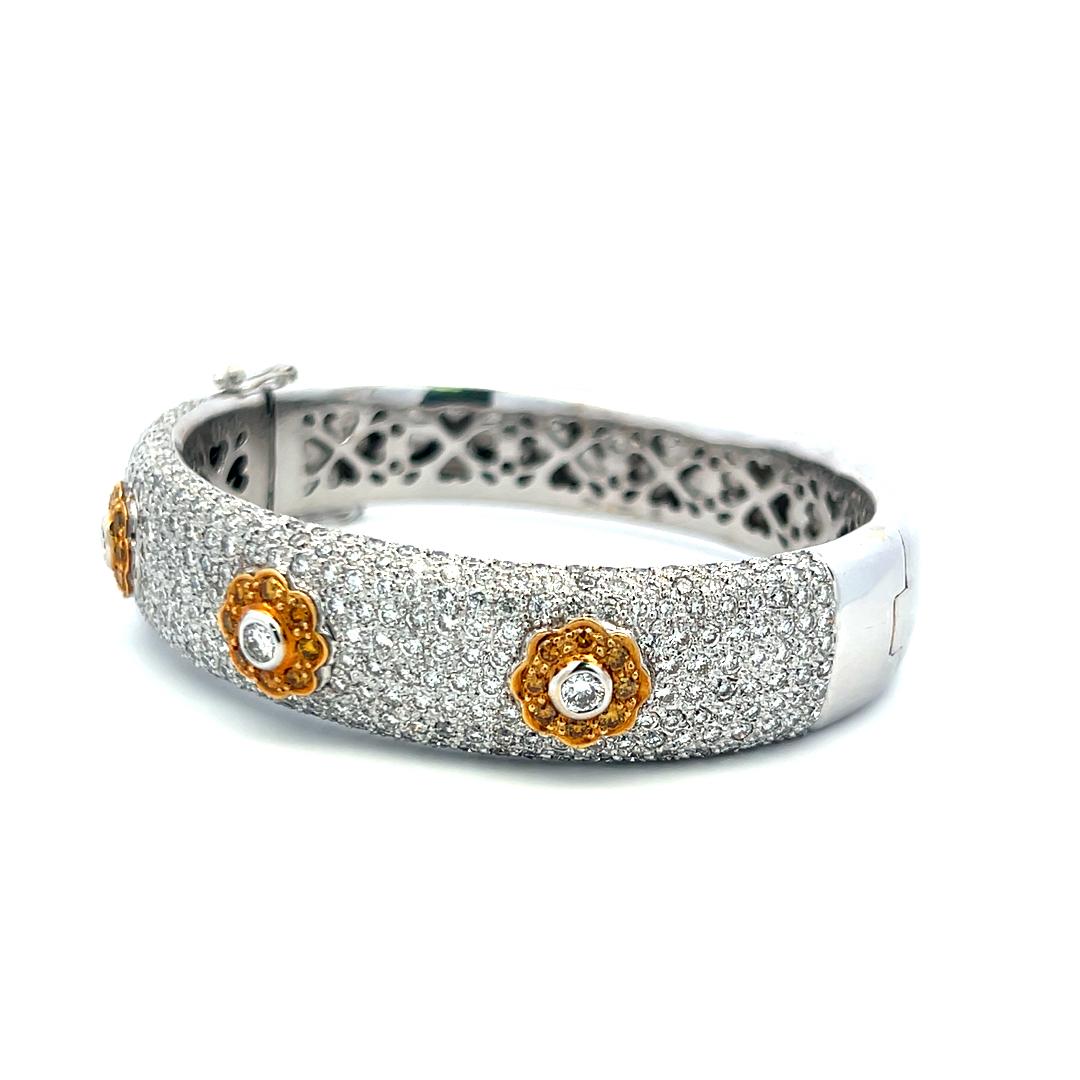 6.72 Carat Round Brilliant VS Diamond 18 Karat Two Tone Gold Bangle Bracelet