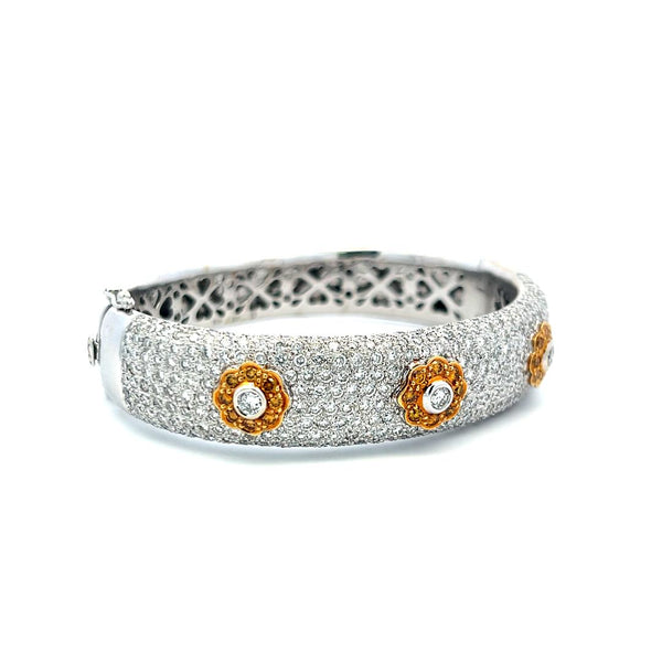 6.72 Carat Round Brilliant VS Diamond 18 Karat Two Tone Gold Bangle Bracelet